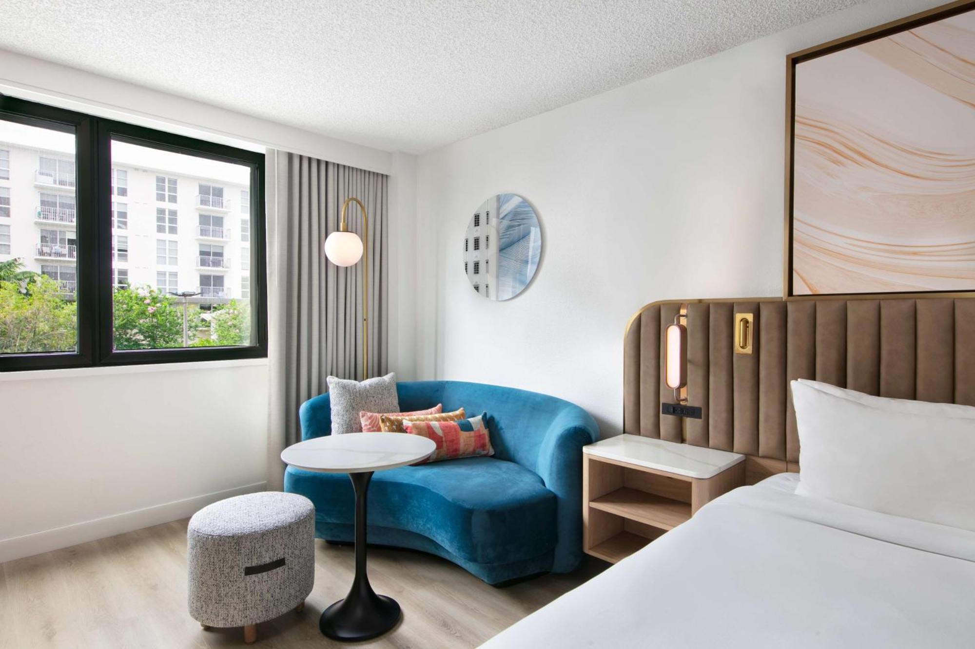 Quarto King Deluxe com Banheira - Acessível a Pessoas com Mobilidade Condicionada