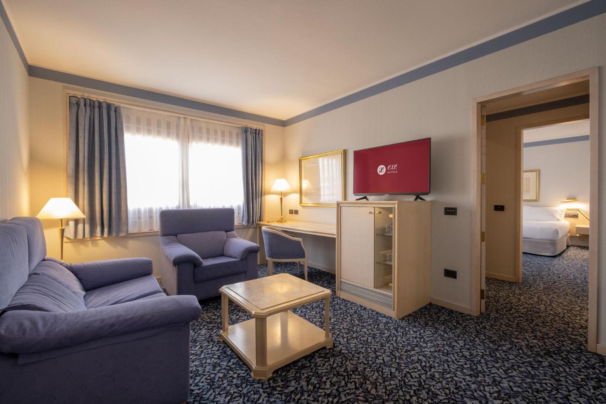 Double or Twin Room with Living Room,1616874502:JPEG
