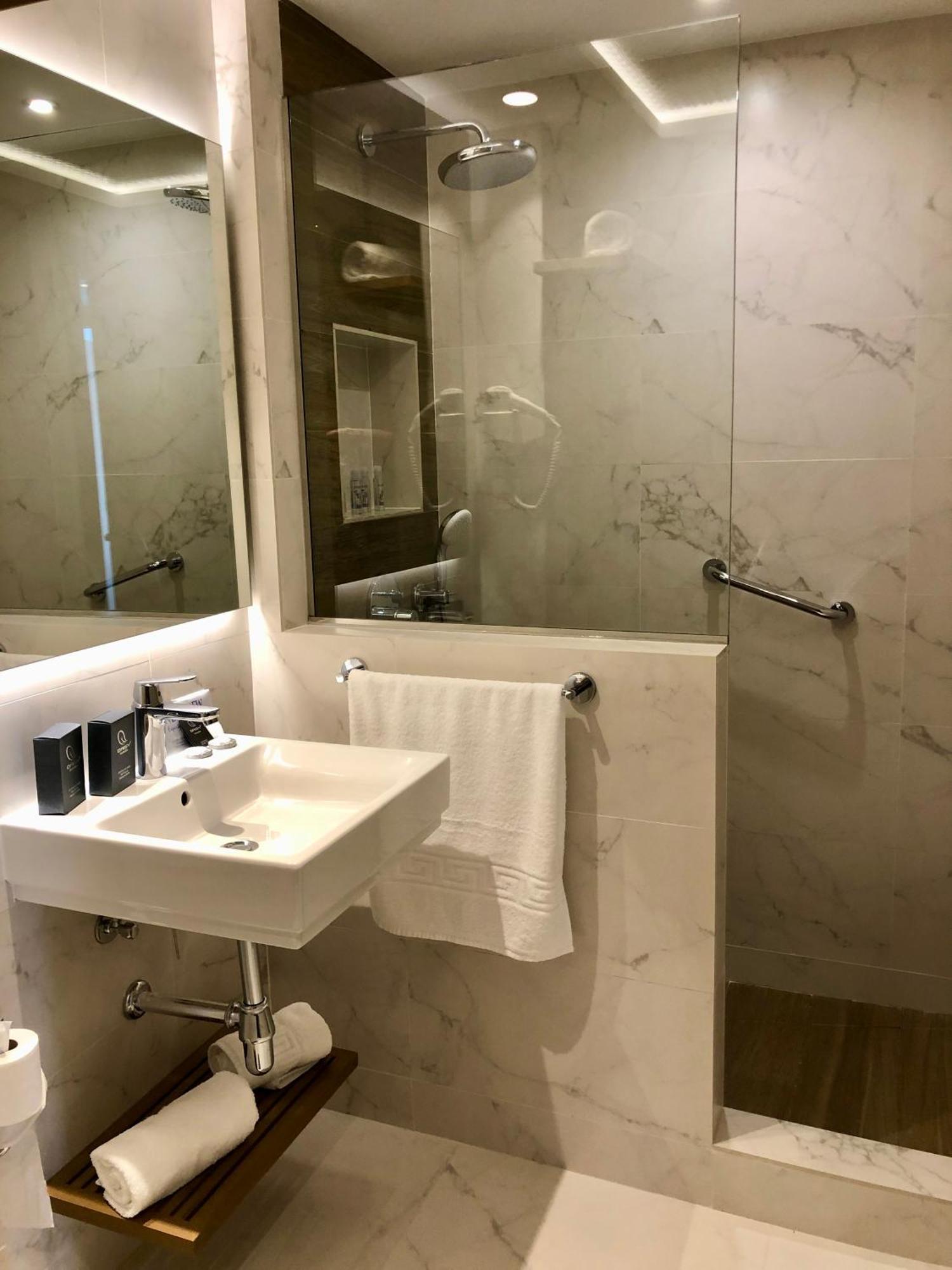 Double Room (2 Adults + 1 Child )