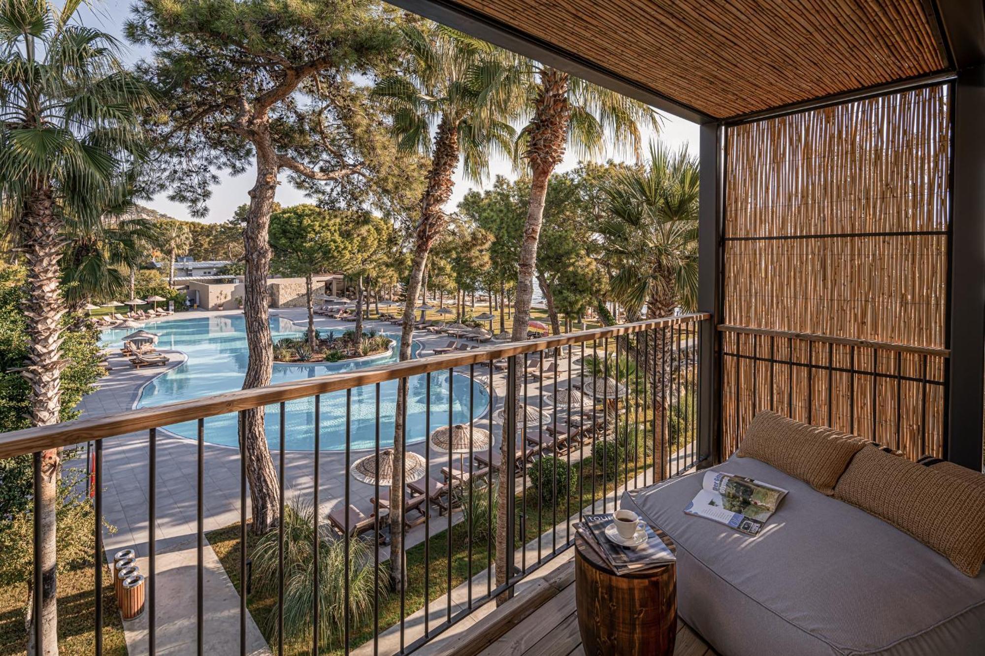 Deluxe Double Room Side Sea View