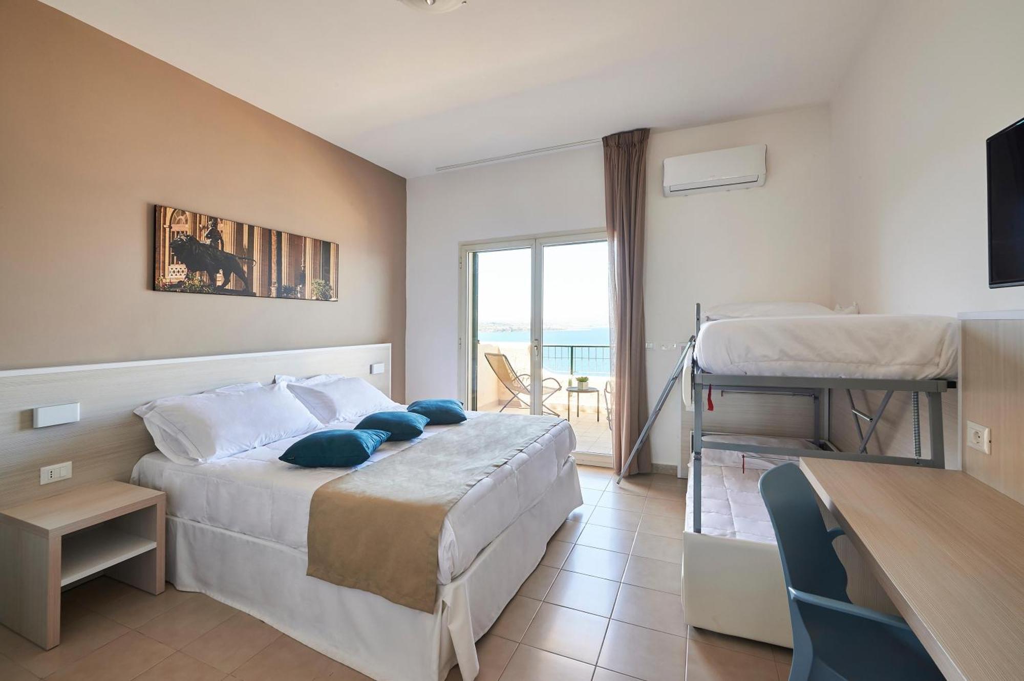 Comfort Vierpersoonskamer met Uitzicht op Zee