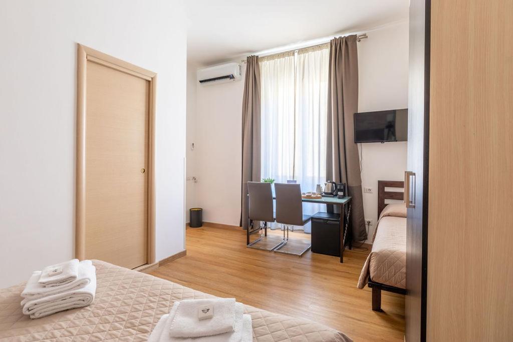 Triple Room,1630933238:JPEG