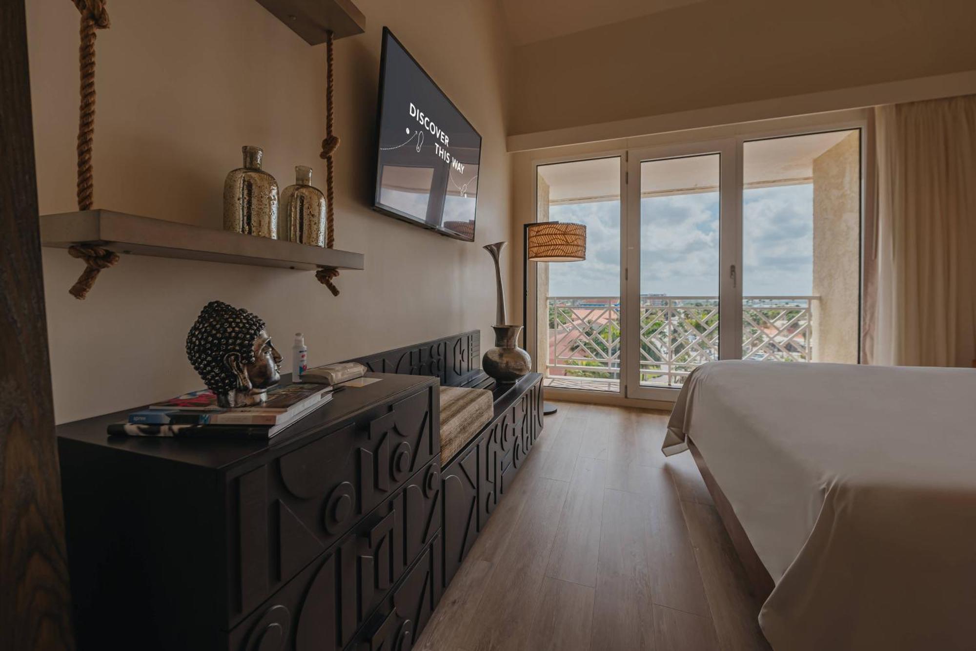 Island room a King bed Adults Only