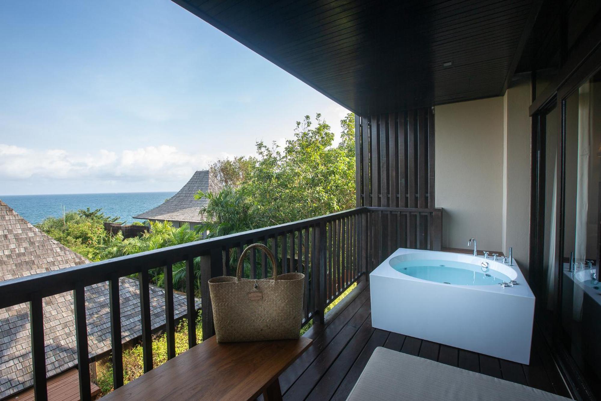 Ocean View Jacuzzi Deluxe