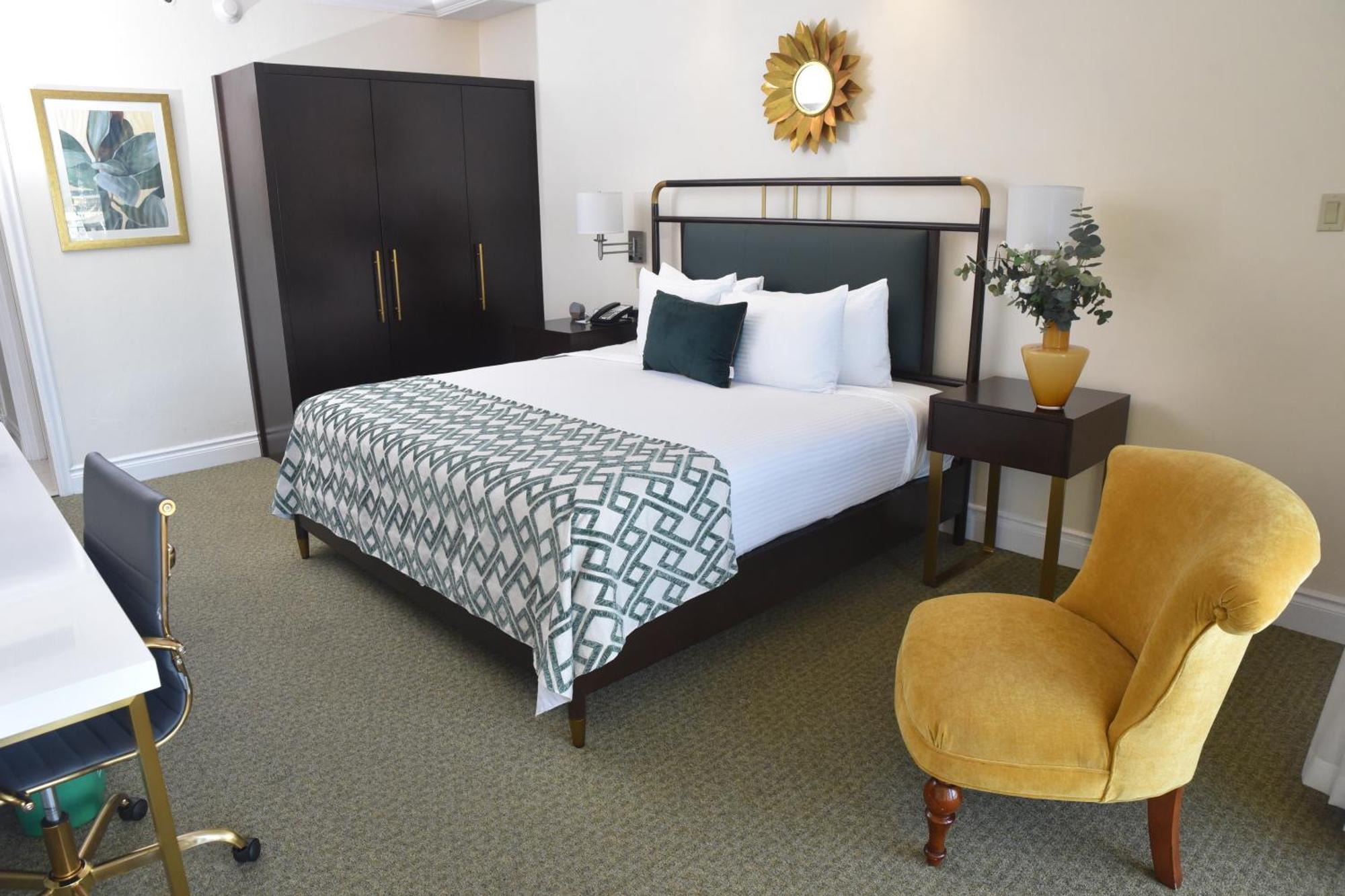 Deluxe King Room