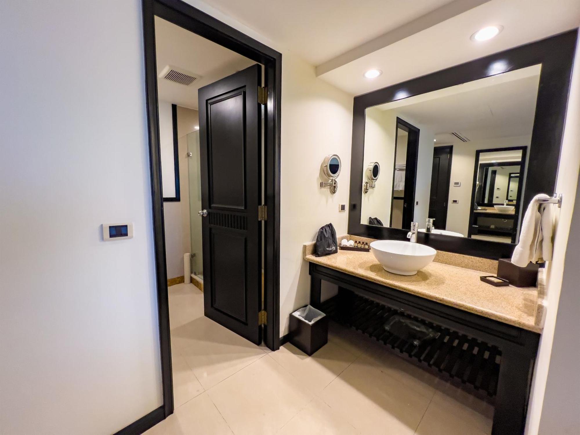 Habitación Business con 1 cama extragrande (solo adultos)