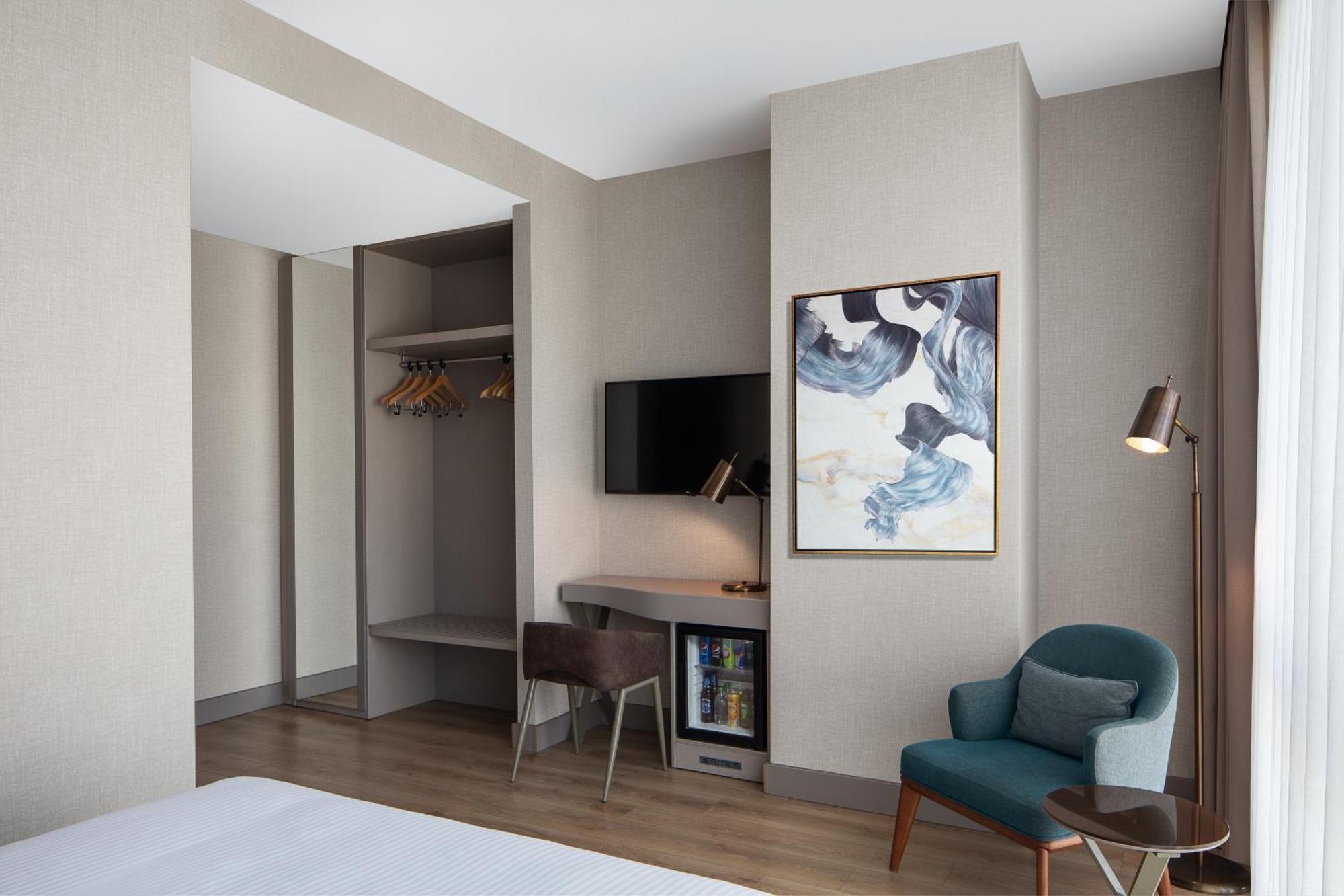 Superior King Room