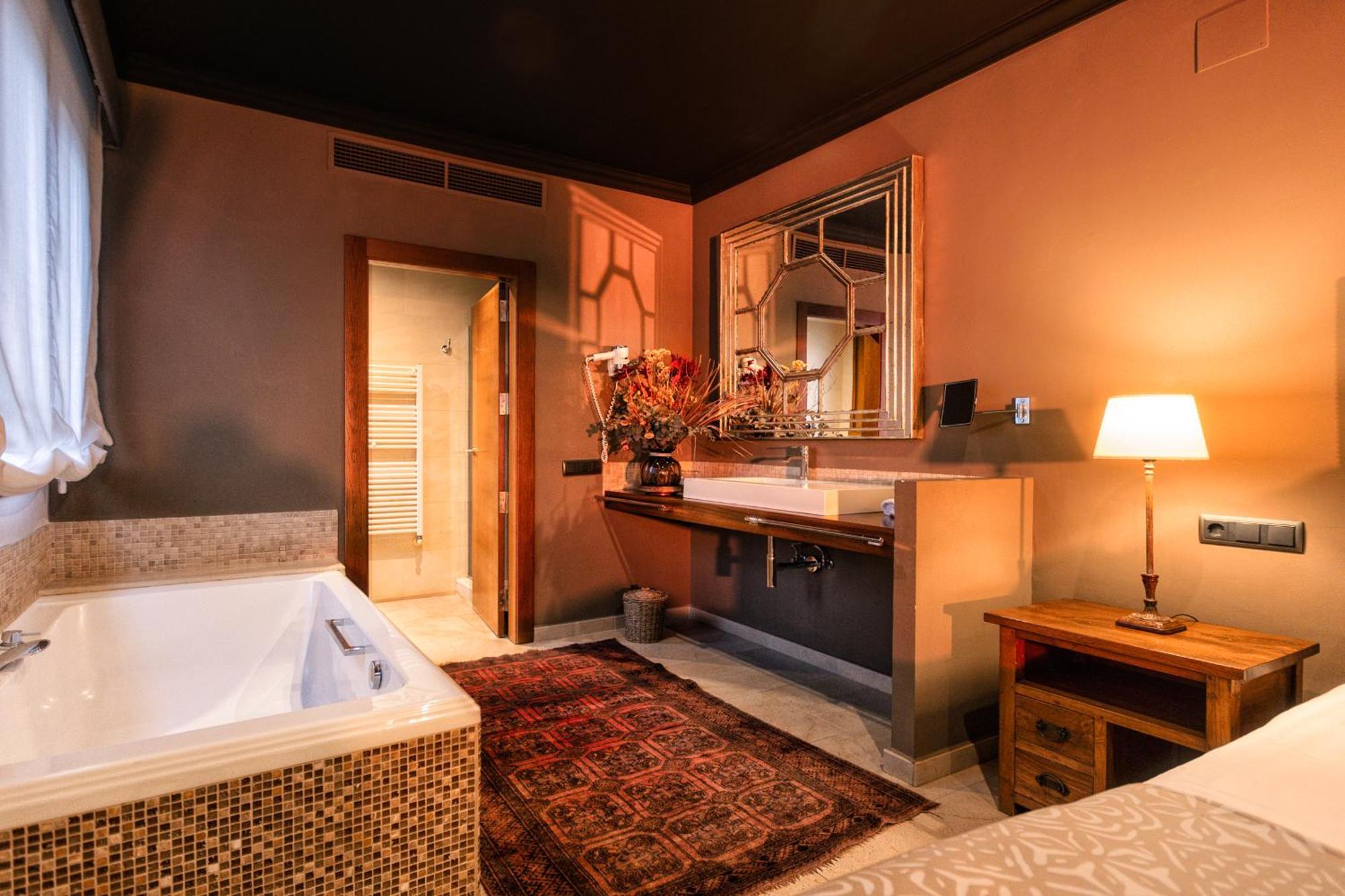 Queen Room with Terrace