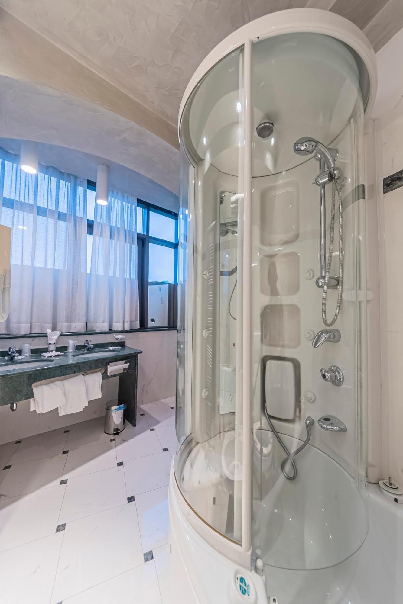 Suite,1641728666:JPEG