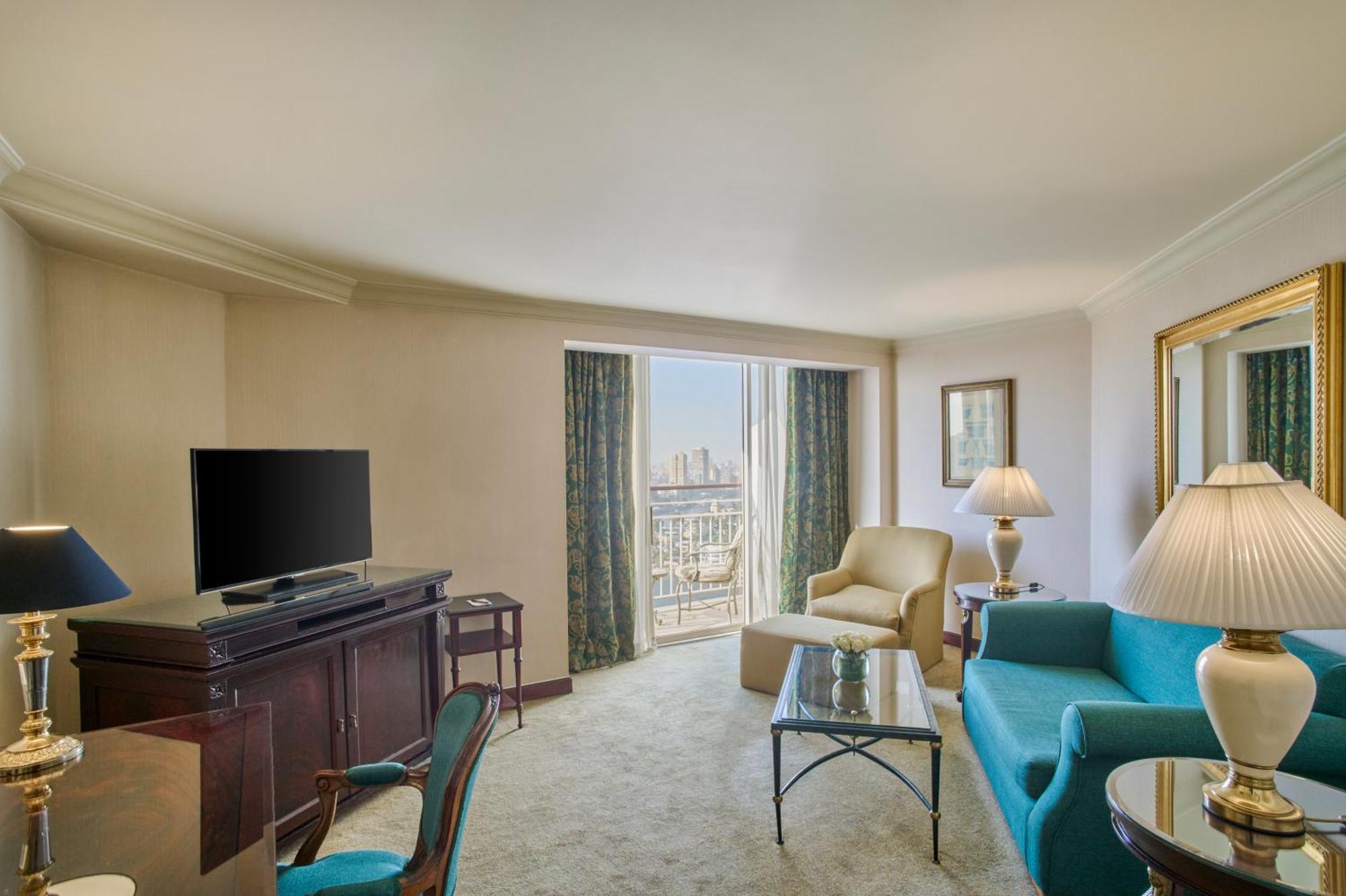 Suite familiar comunicada con vistas al Nilo