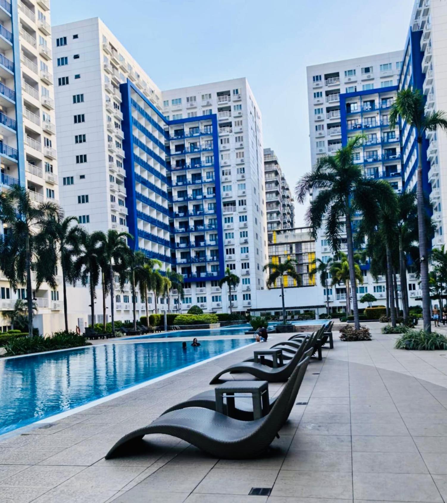 Apartment Pool View