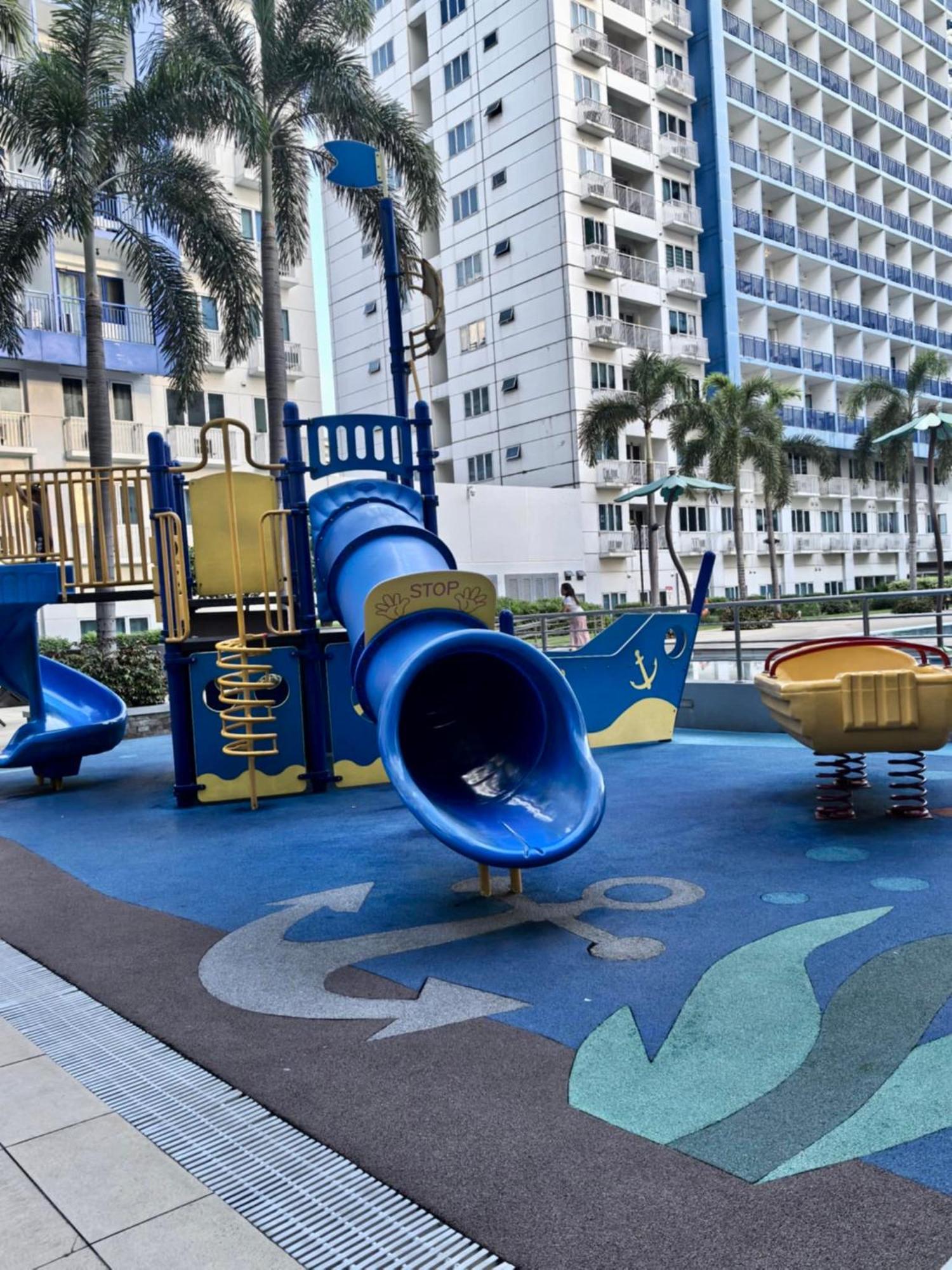 Apartment Pool View