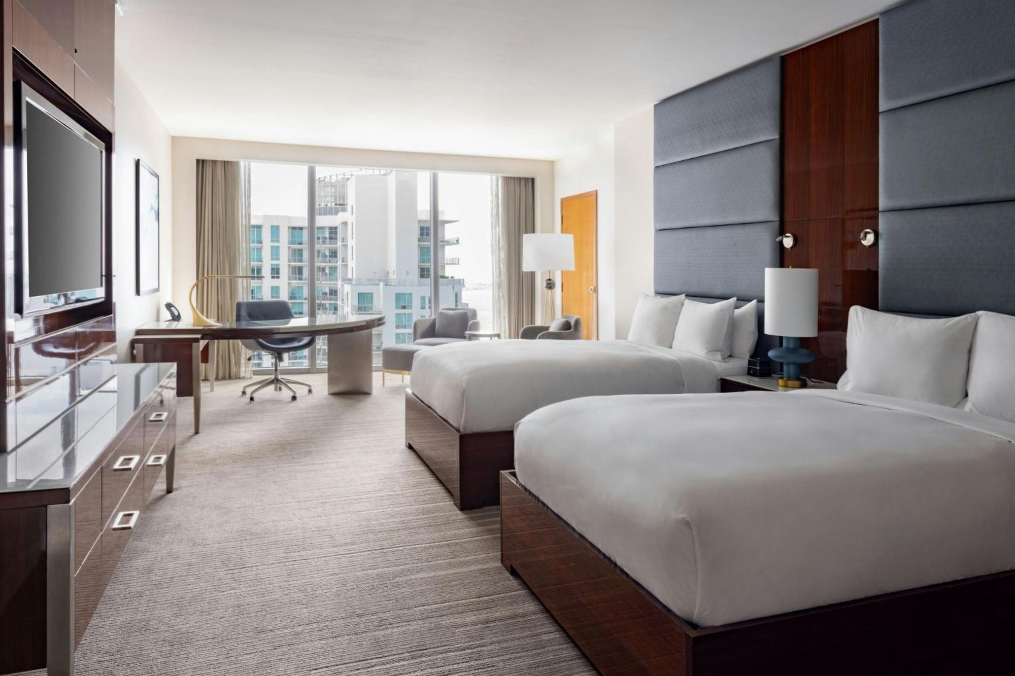 Deluxe Guest room 2 Double City view