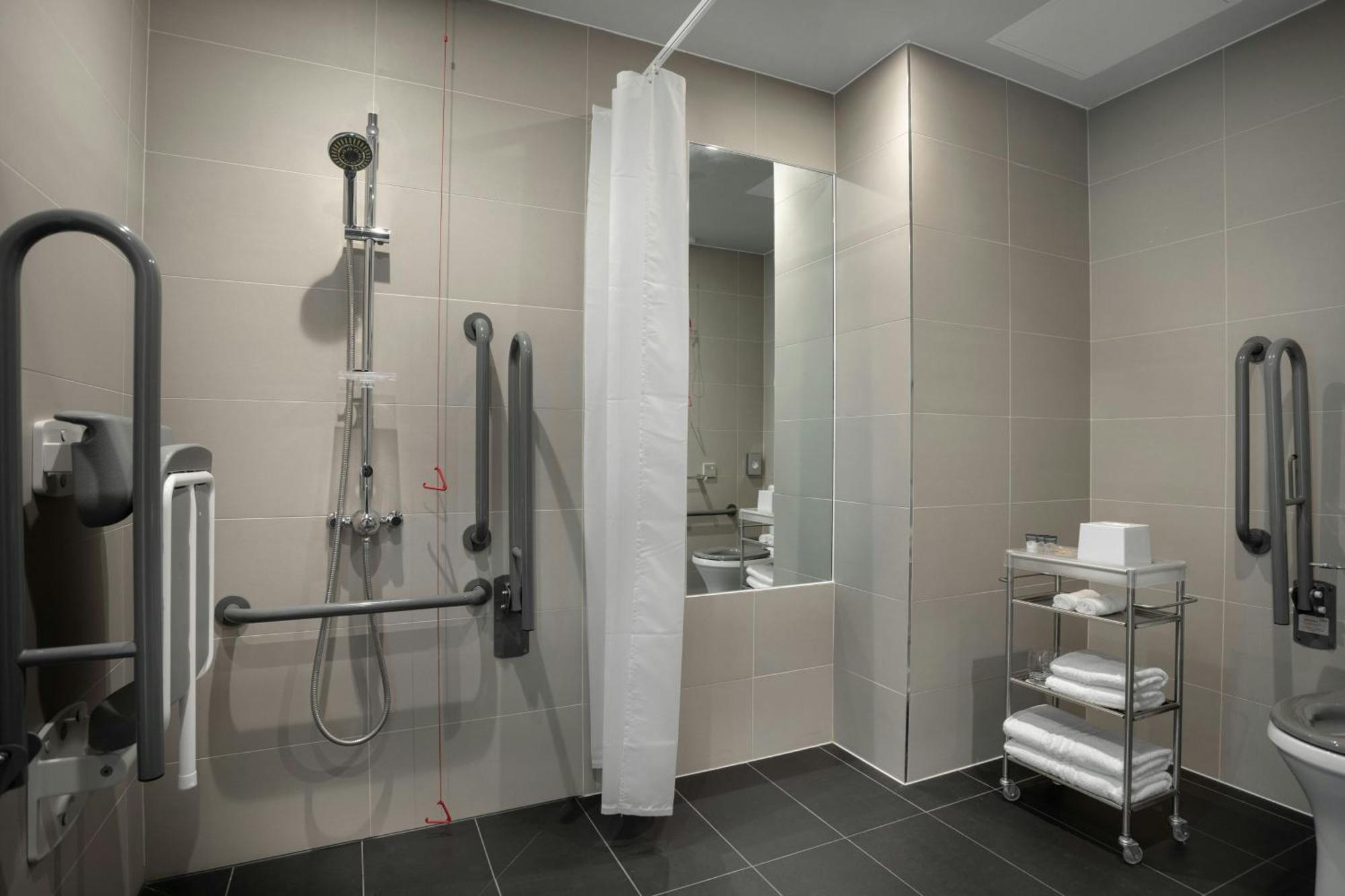 Aloft Queen Room Accessible