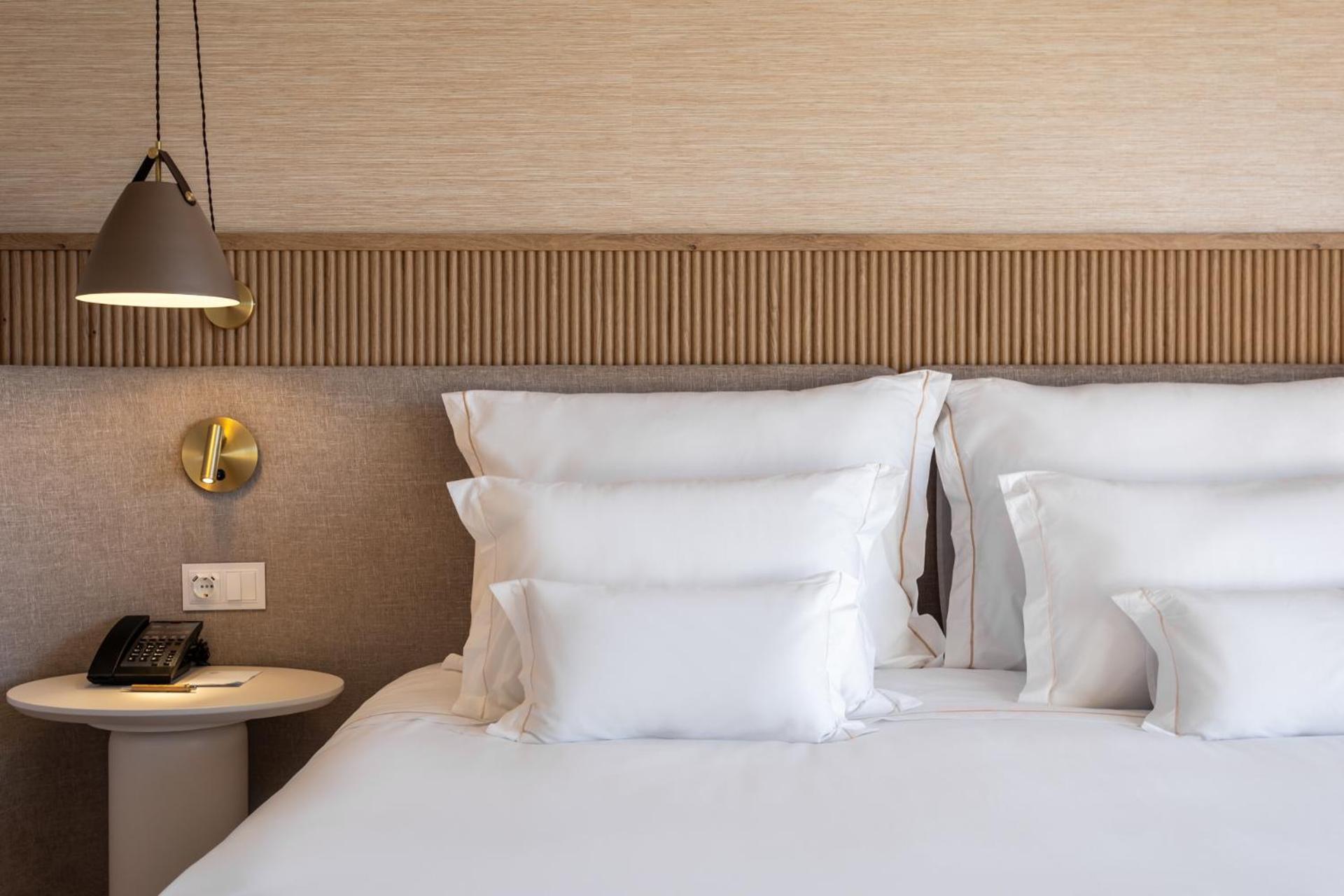 Suite with Sea View,1644403300:JPEG