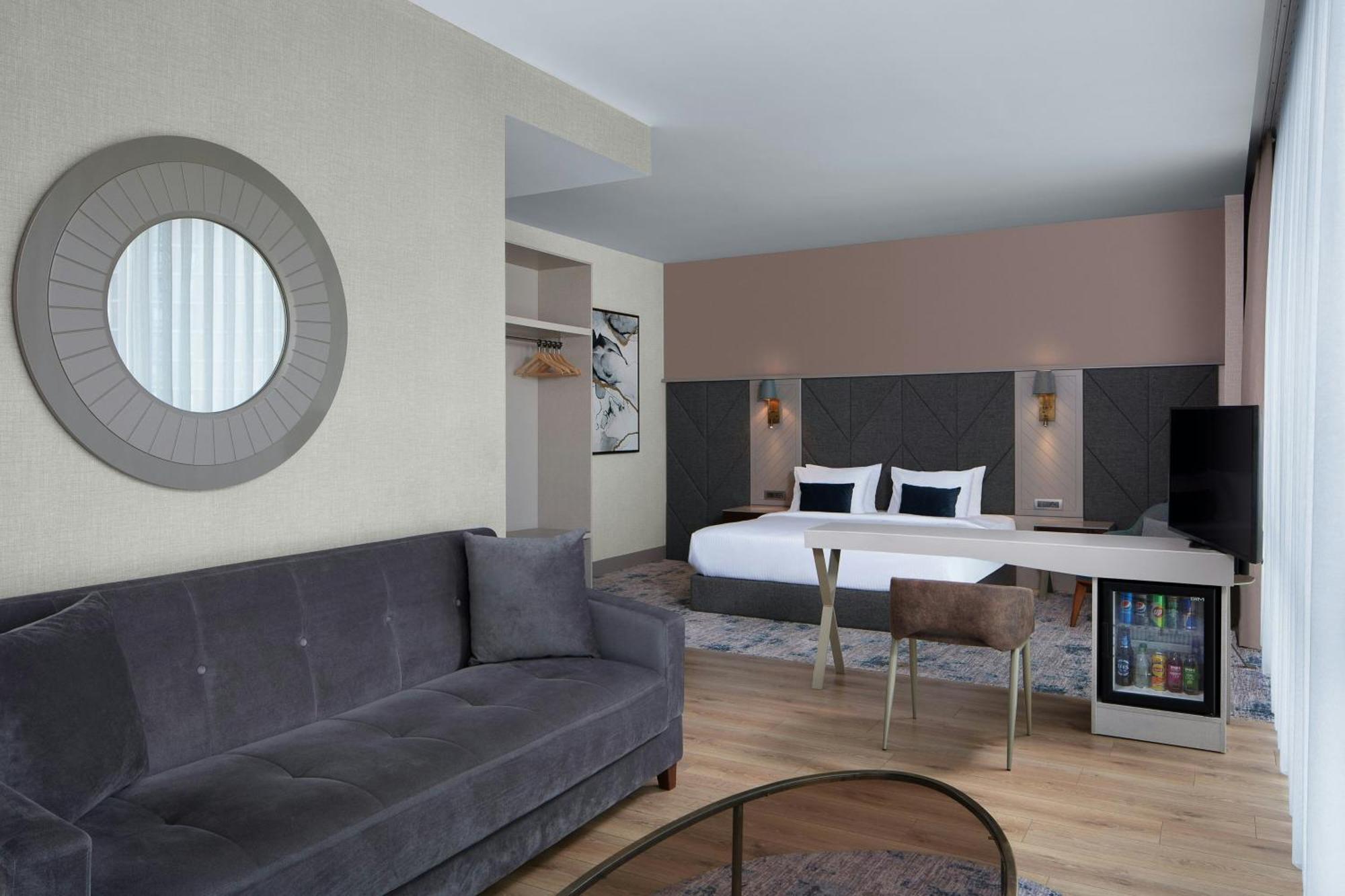 King Suite Sofa Bed