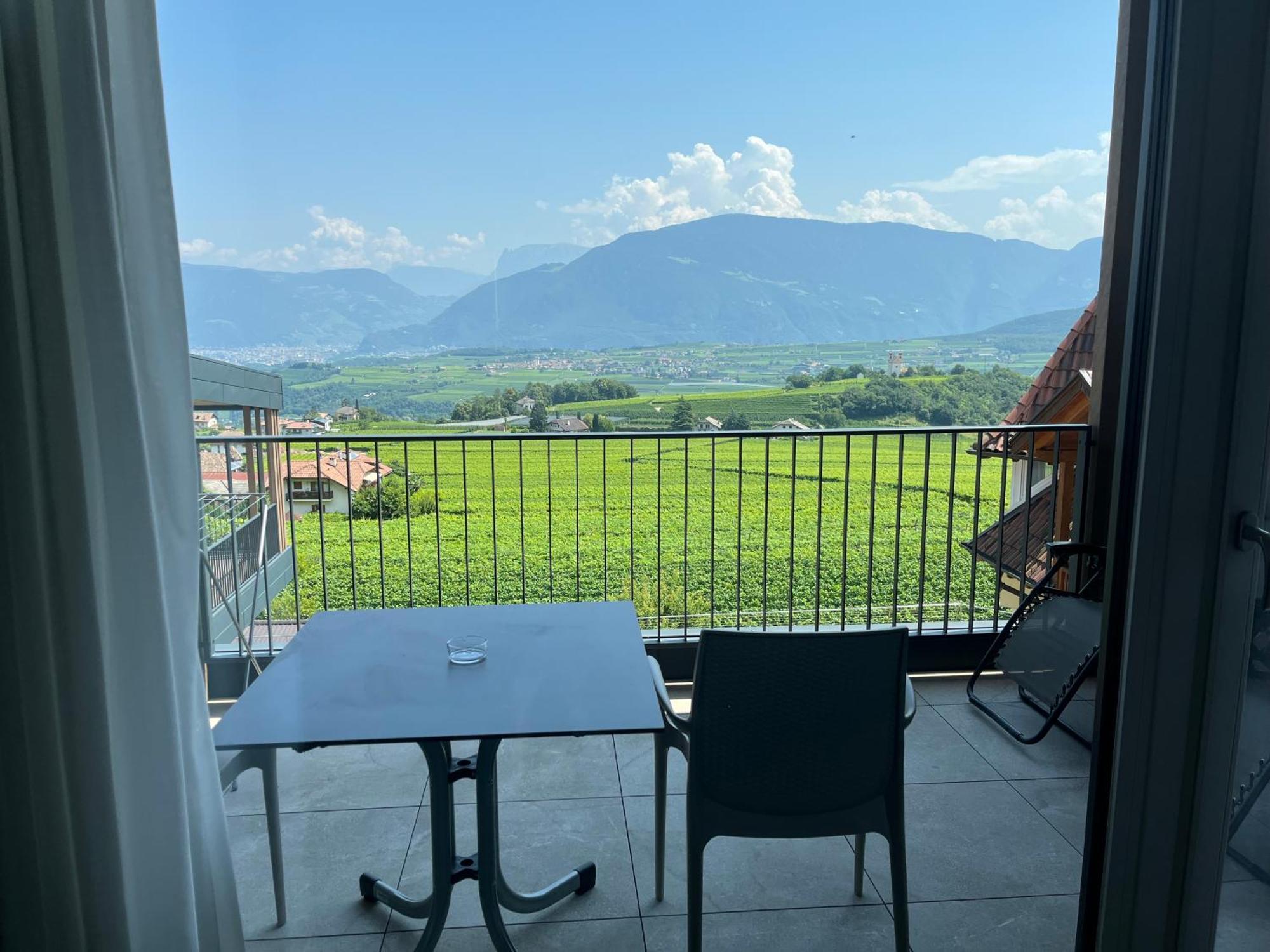 Suite with Mountain View,1646356239:JPEG