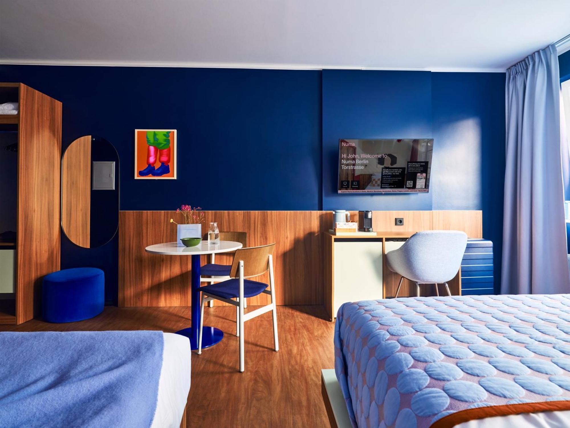 Large Room Extra Bed