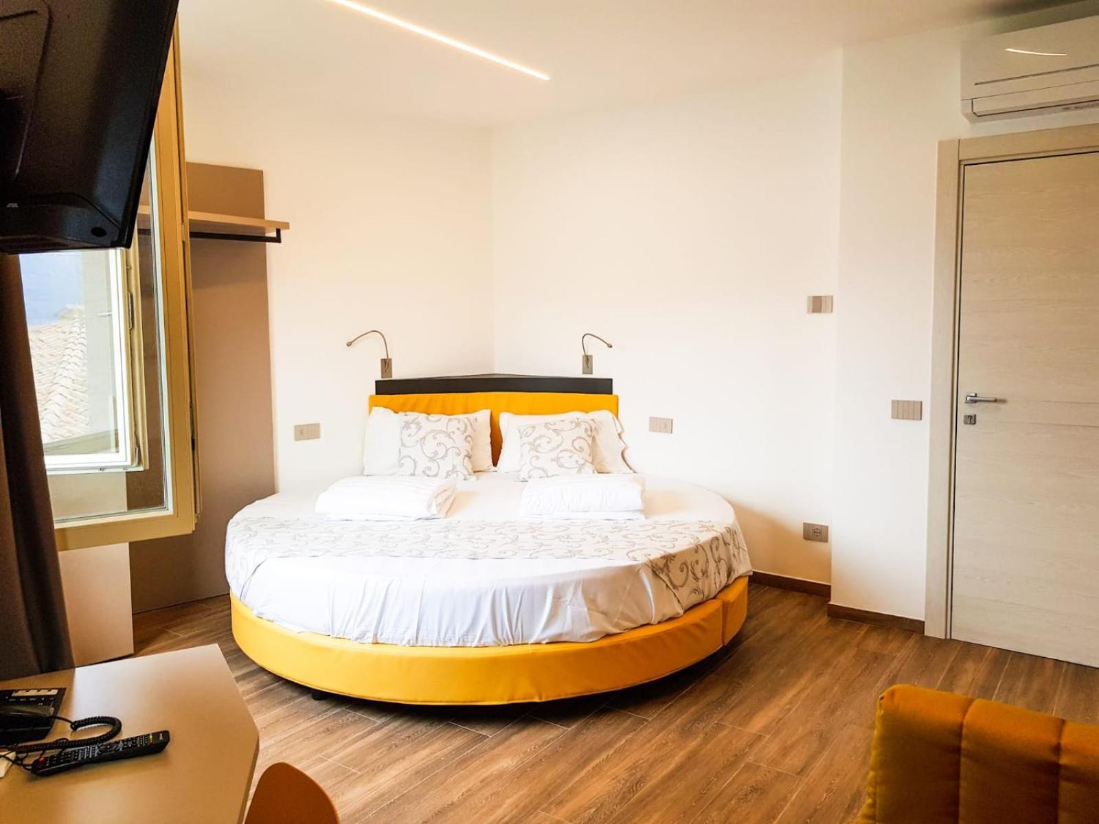 Deluxe Doppel-/Zweibettzimmer mit Seeblick