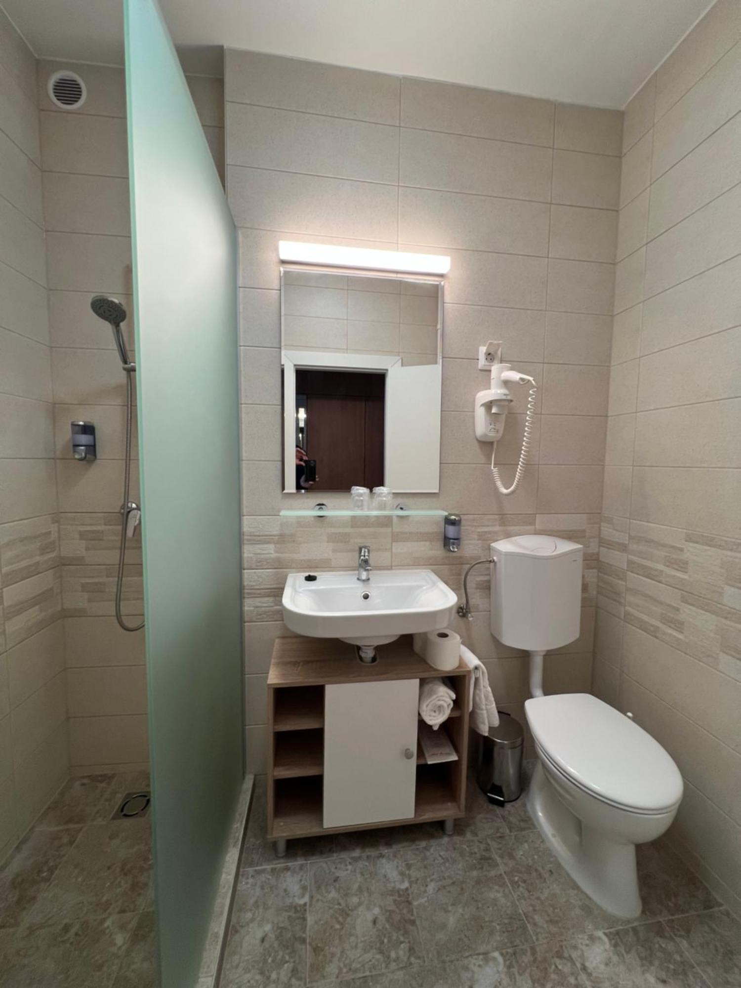 Newly Renovated Standard Double or Twin Room,1698846304:JPEG
