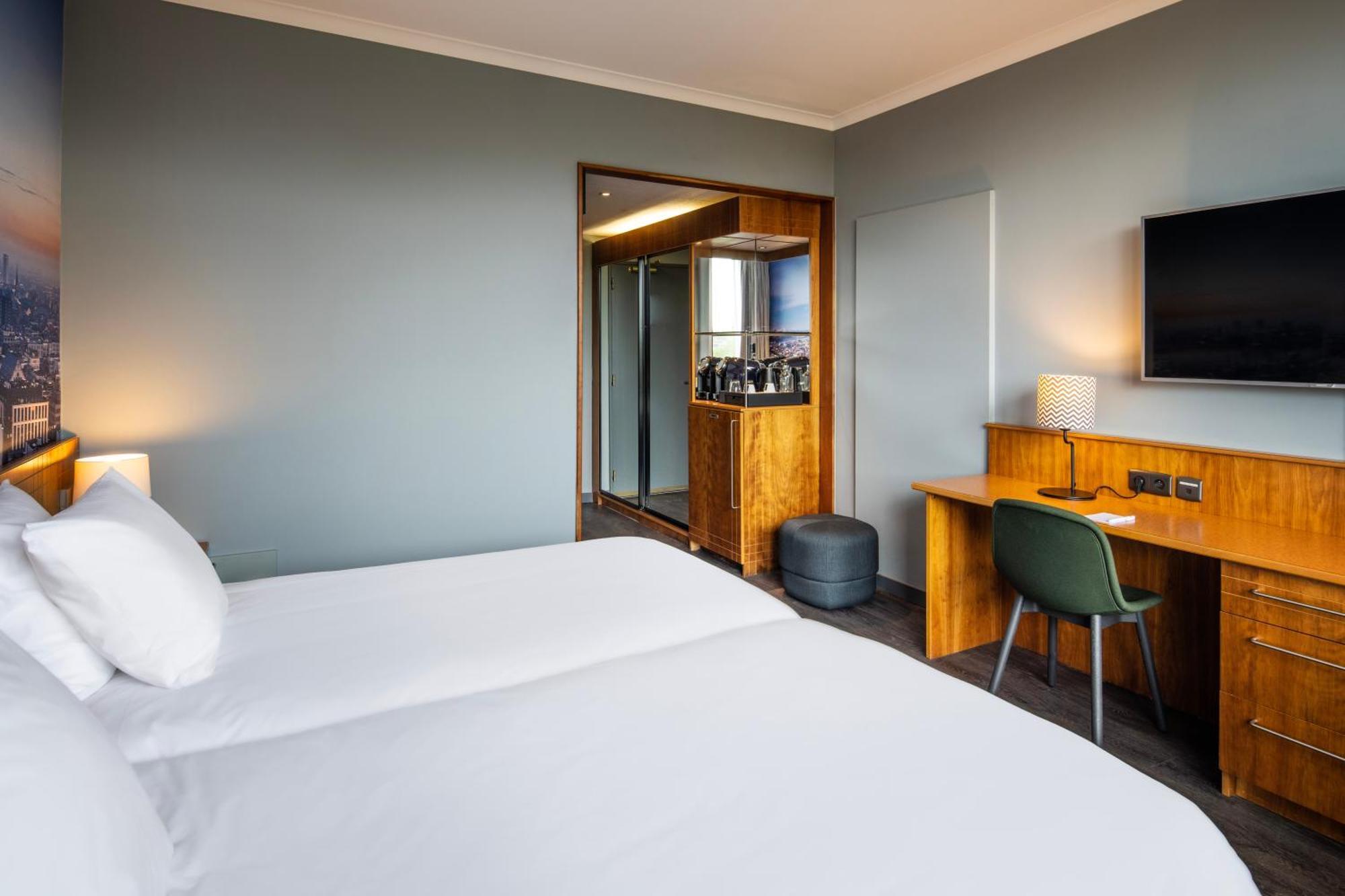 Doppelzimmer mit rollstuhlgerechter Dusche
