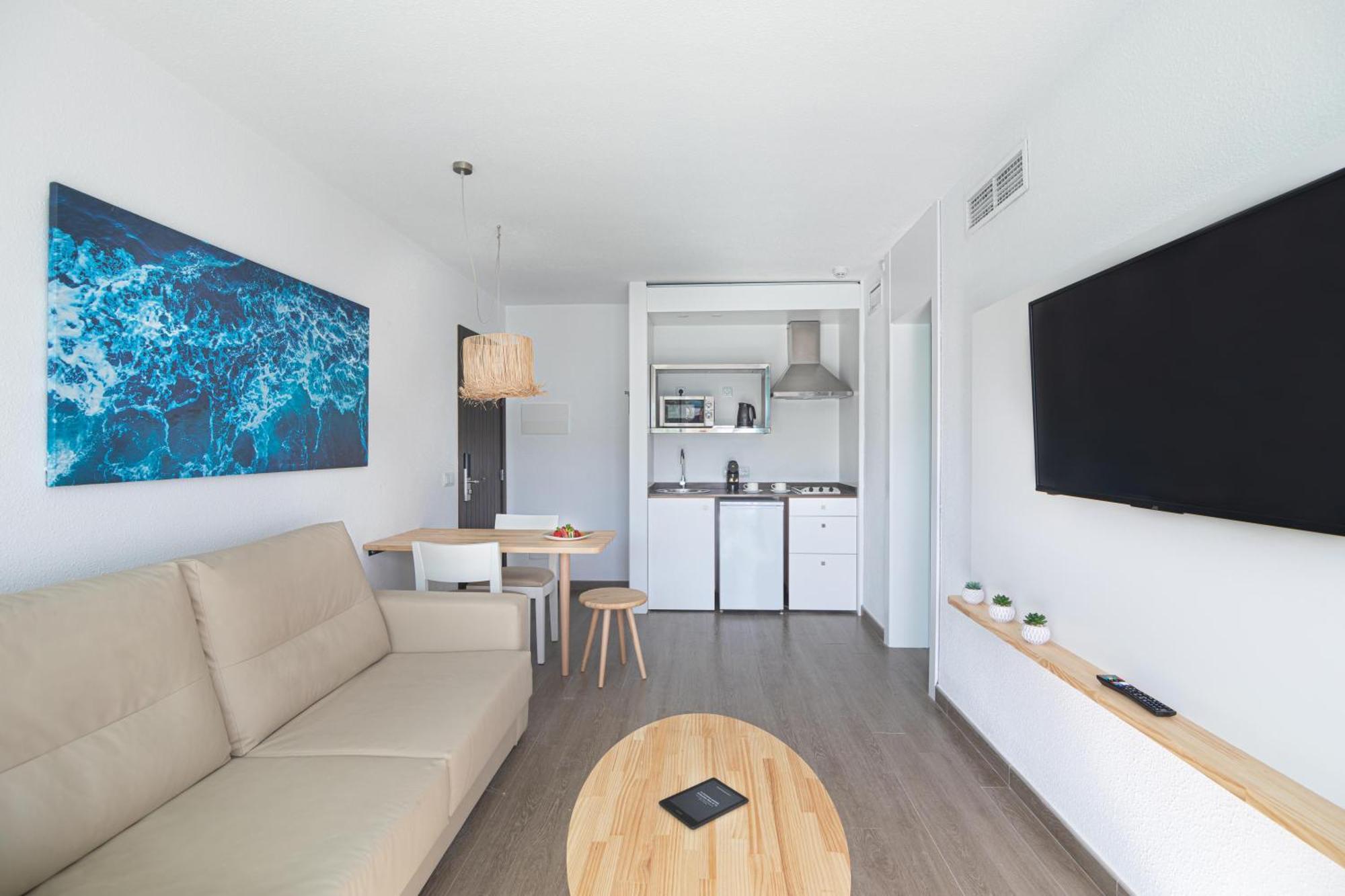 Suite mit Poolblick - Einzelnutzung