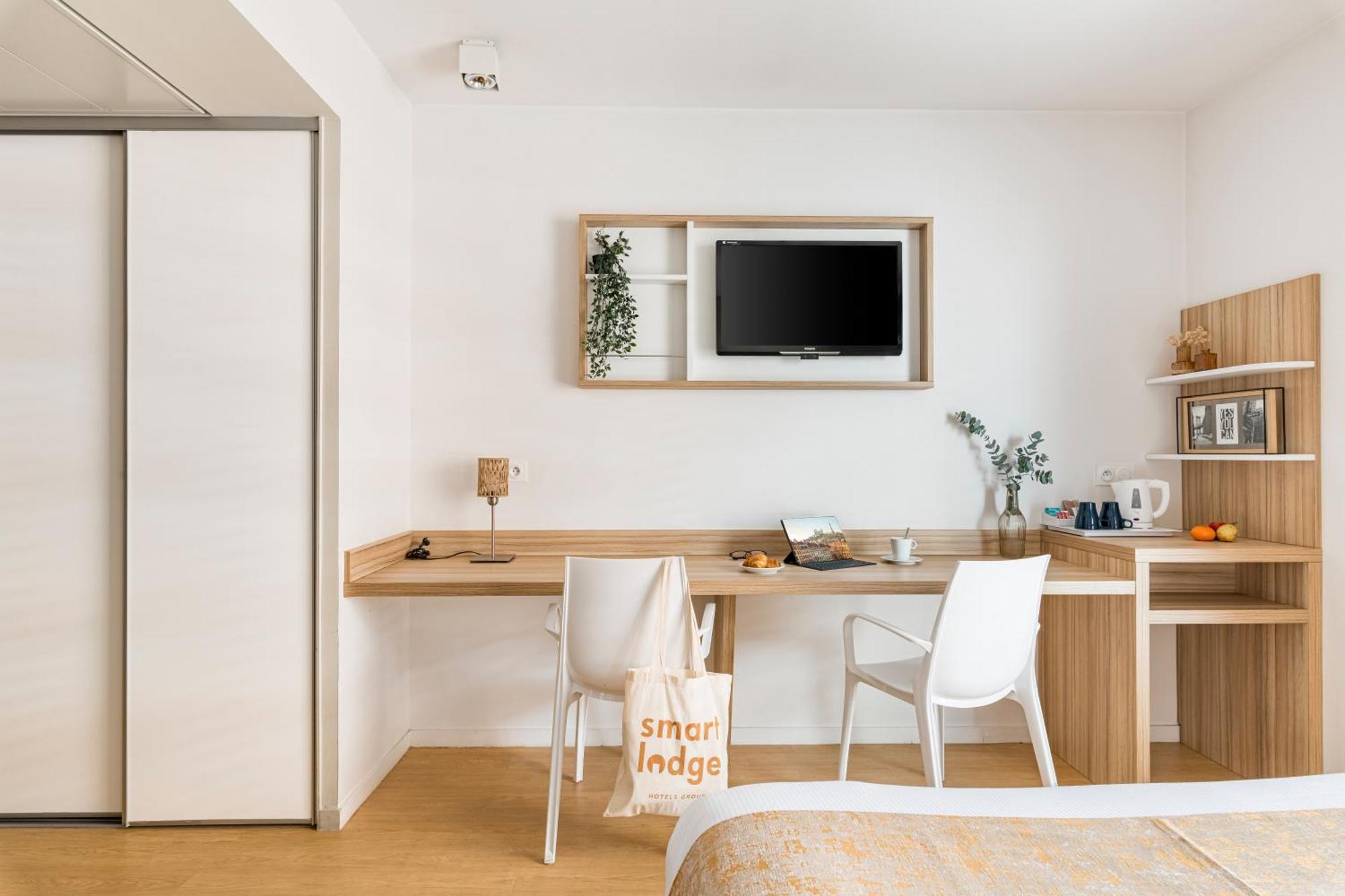 Double Room,1658085862:JPEG