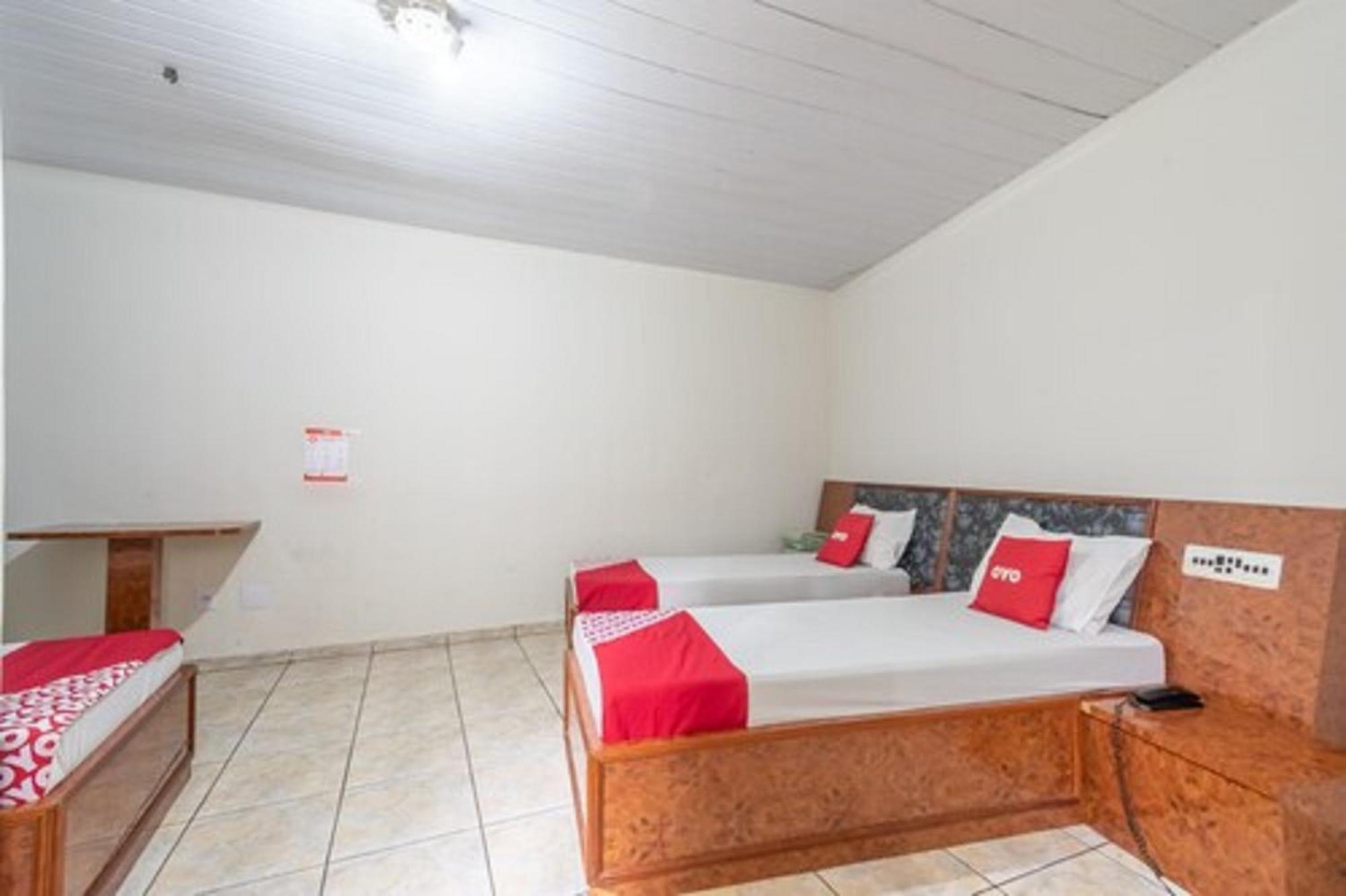 Triple Room (3 Single beds)