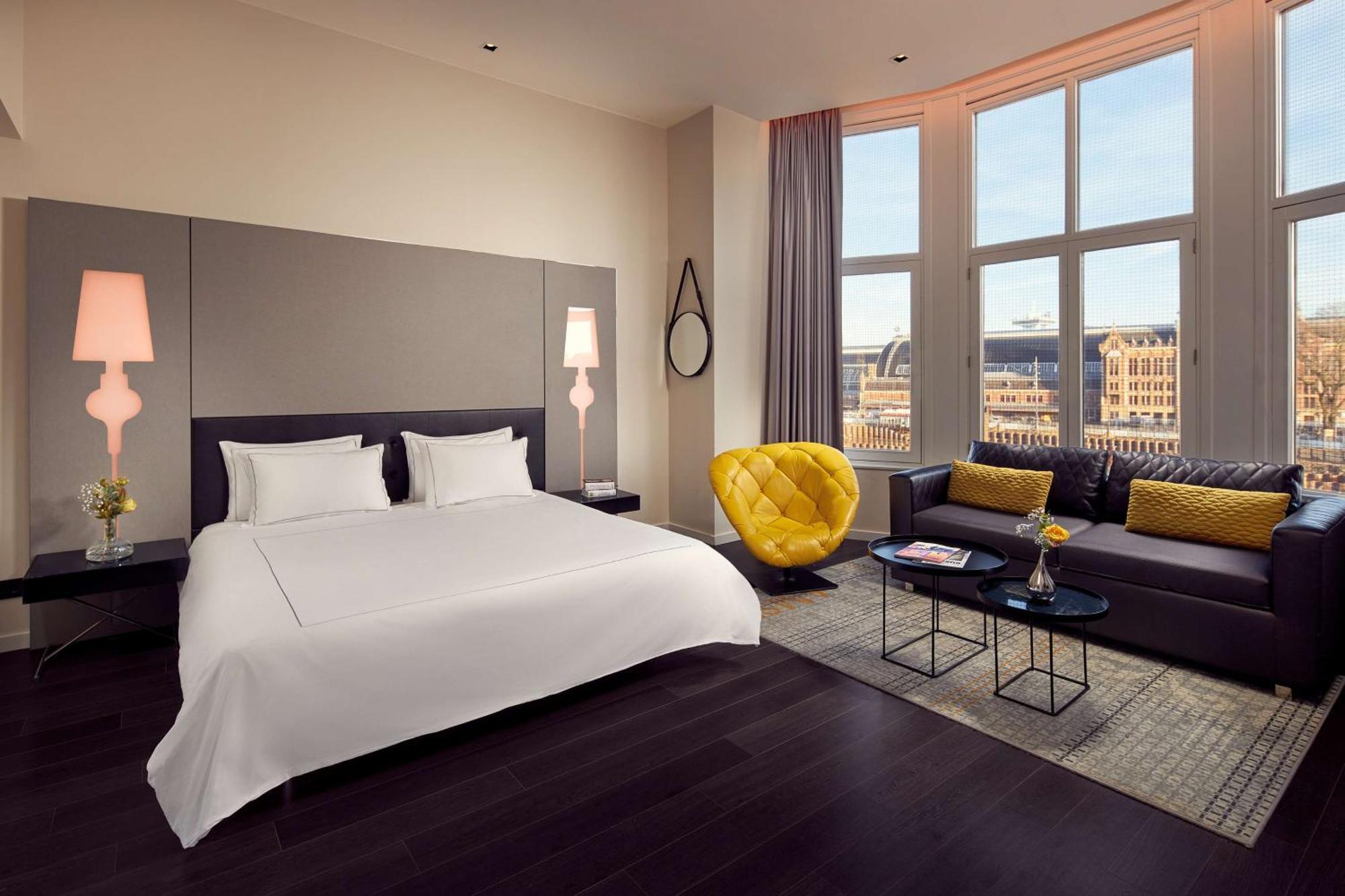 Quarto Executivo com Cama King-size e Vista do Canal (3 Adultos)
