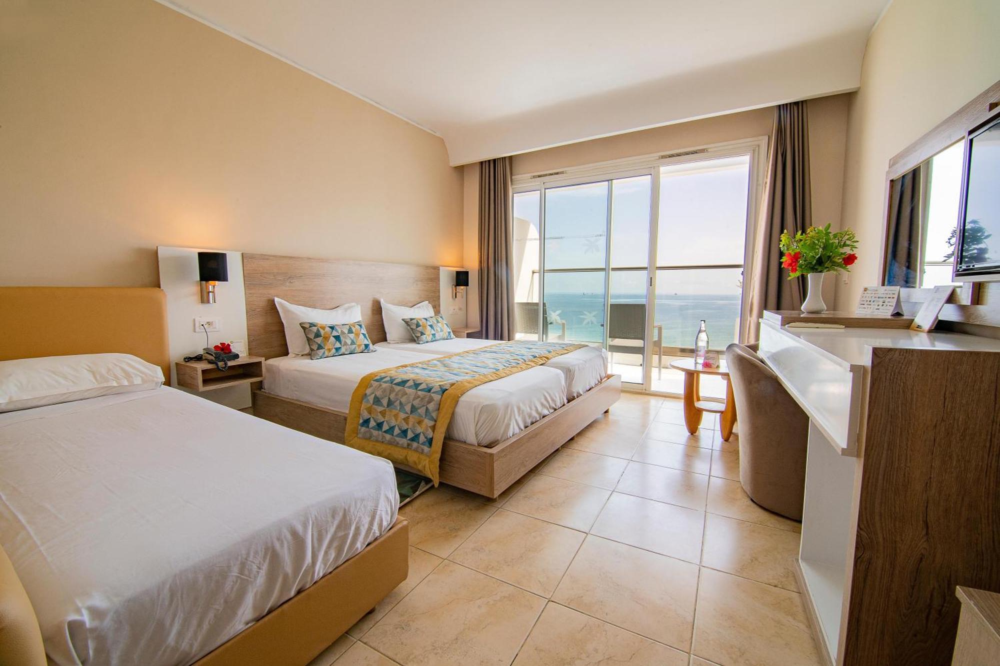 Habitación Triple Estándar con vistas al mar