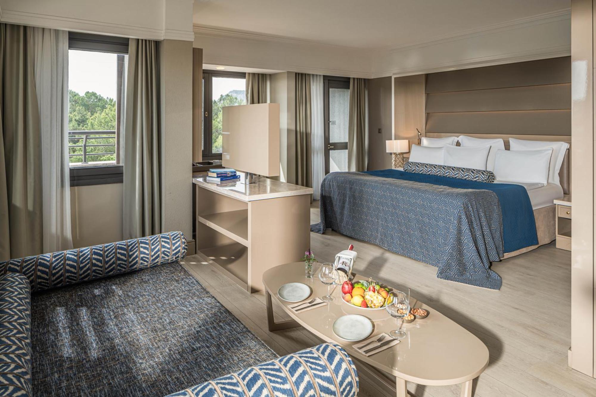 Junior Suite with Garden View,1682934852:JPEG