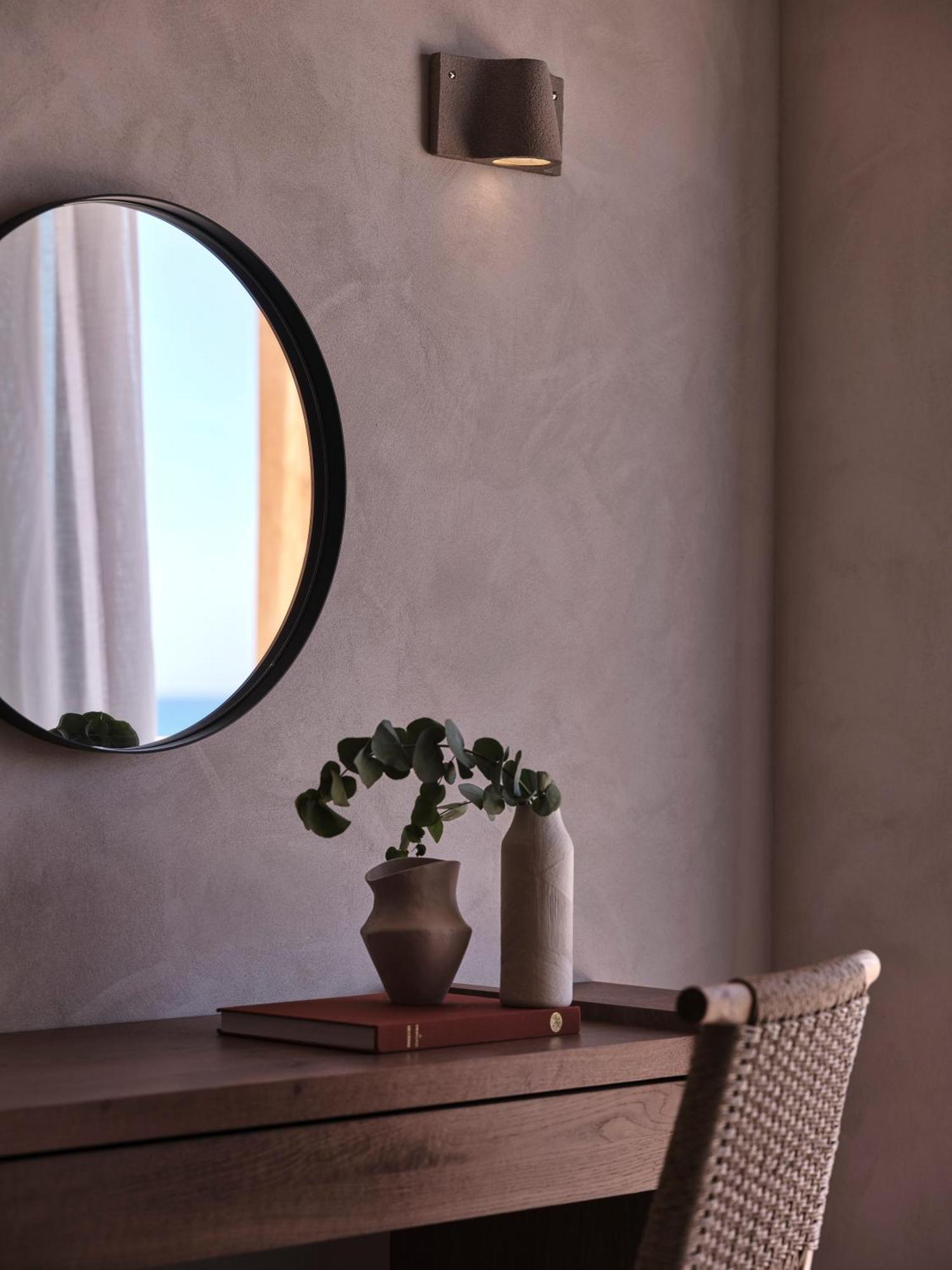 Luxe Room with Pool View,1683816703:JPEG