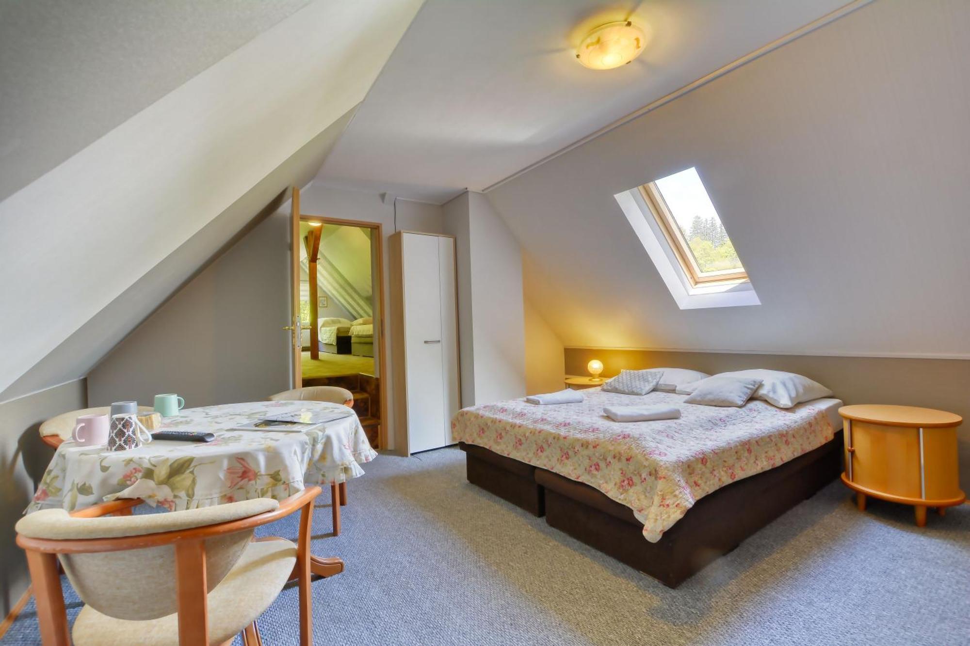 Studio-Apartment mit 2 Schlafzimmern