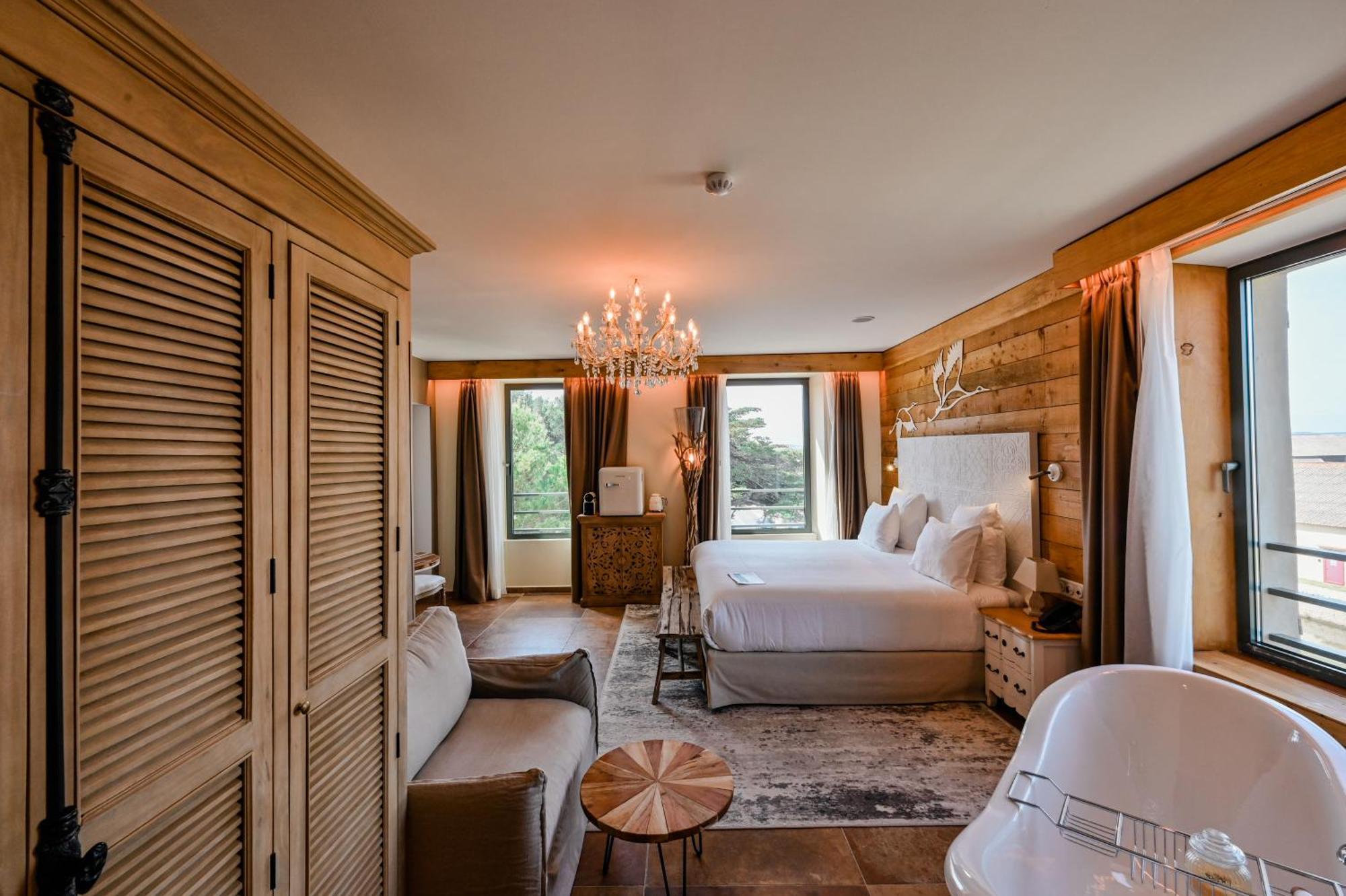 Junior King Suite