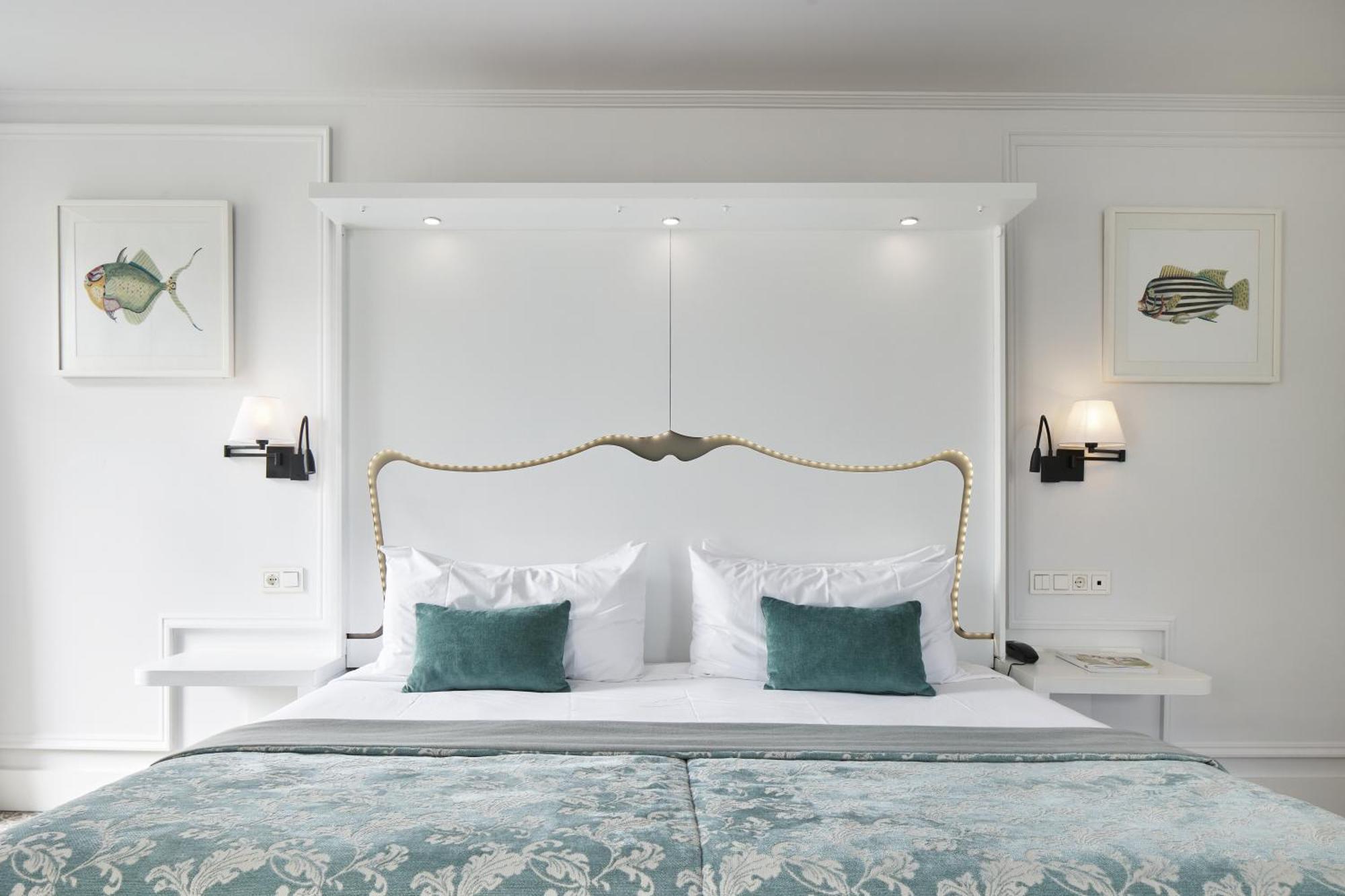 Grand City Room