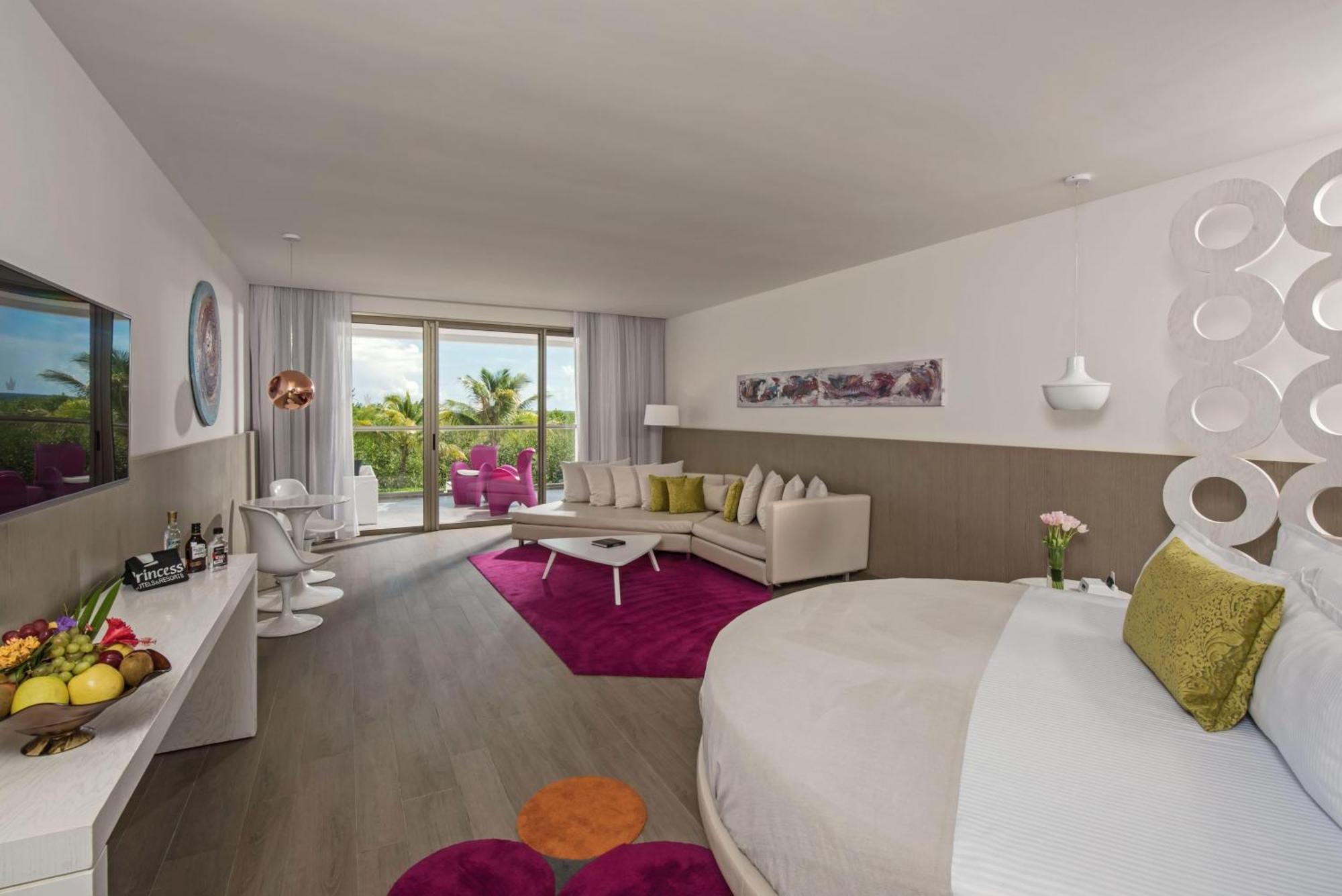 Honeymoon Suite Adults over 18 years old only