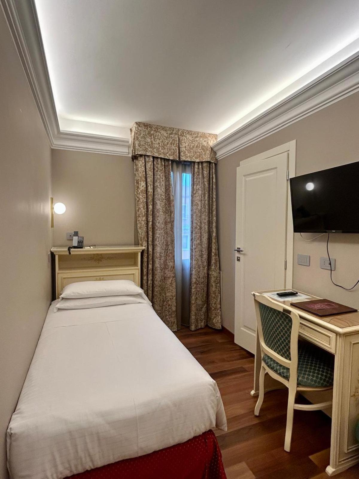 Classic Single Room
