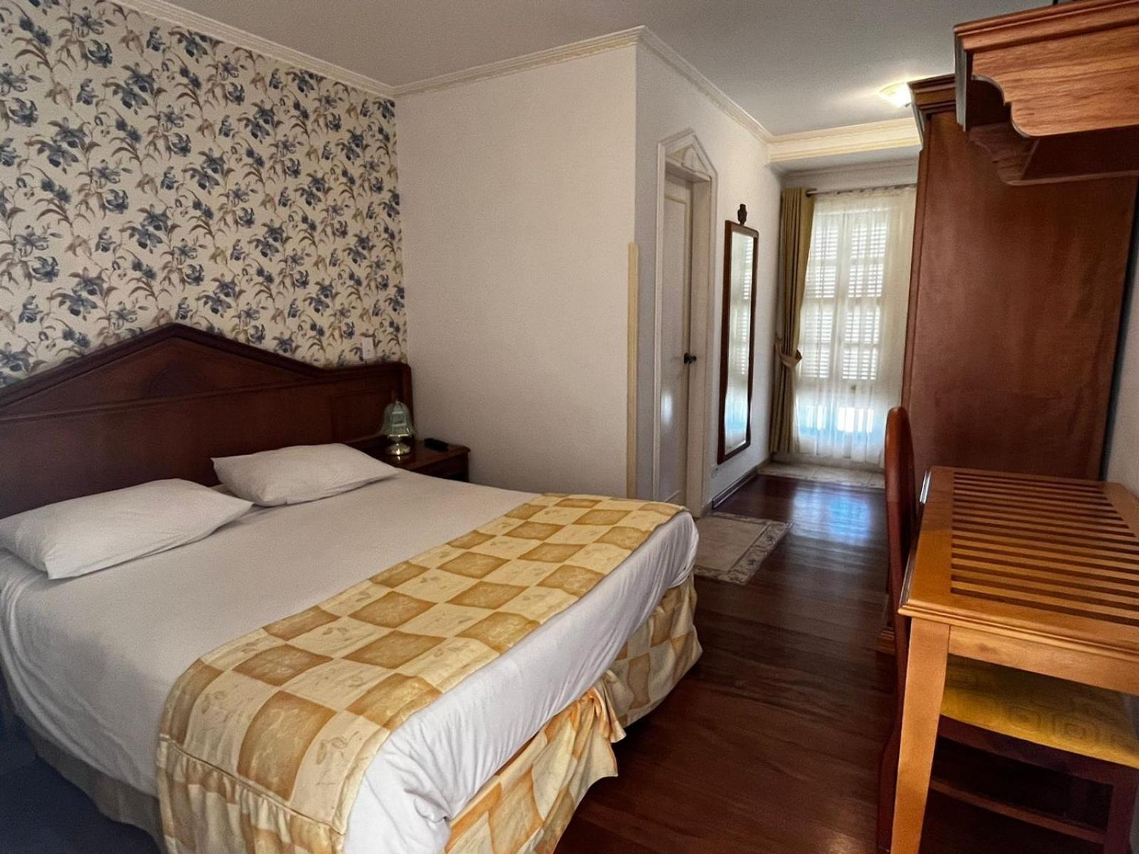 Quarto Duplo Standard