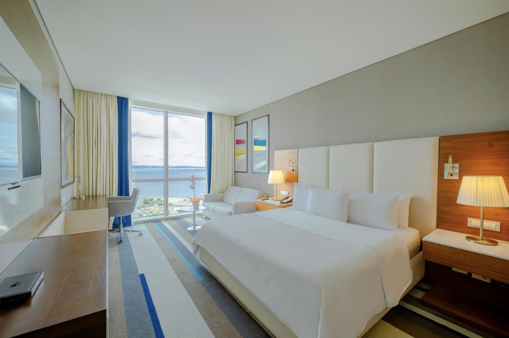 Classic King Room City View