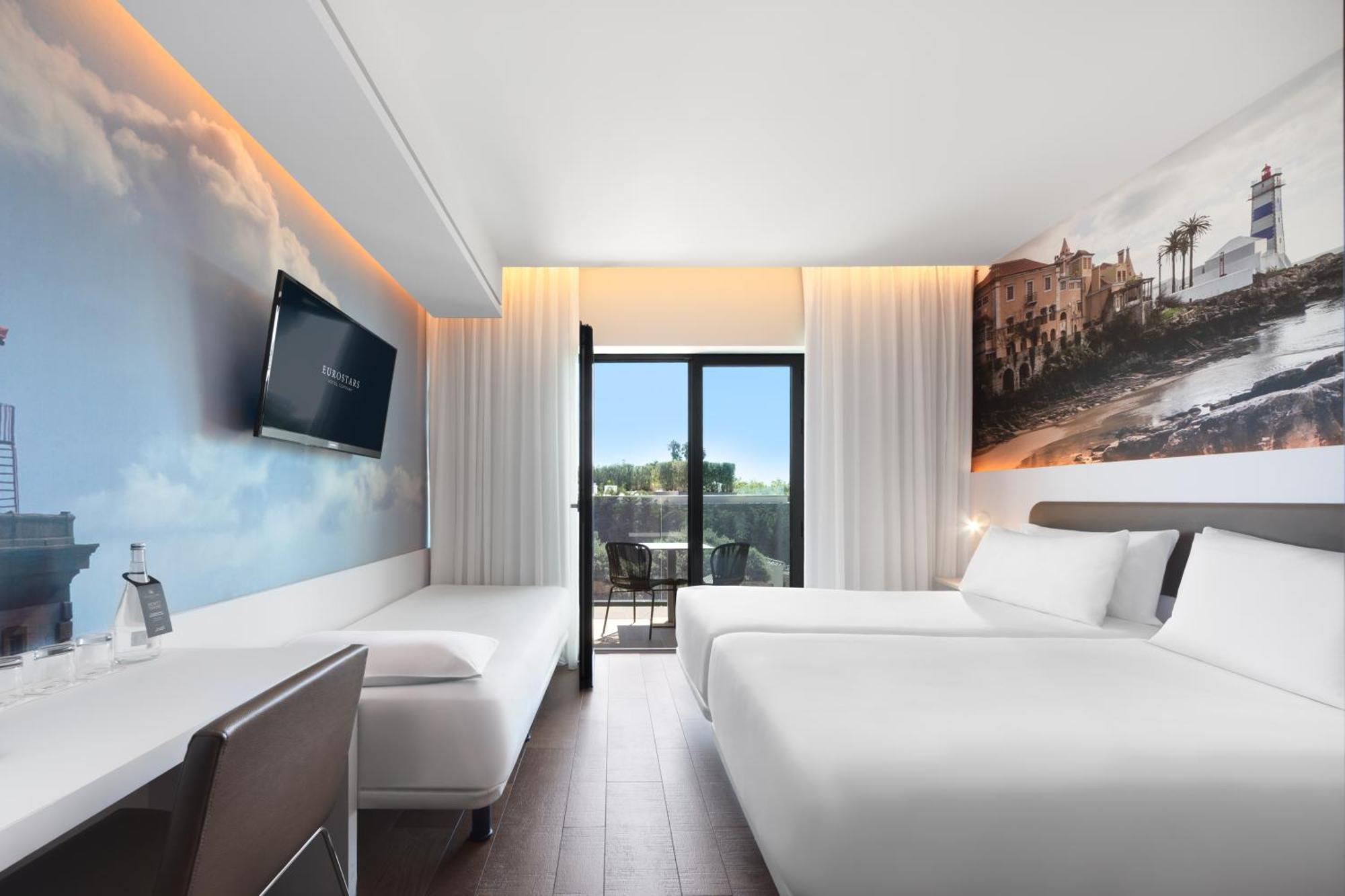 Triple Room with Balcony and City View,1699098846:JPEG