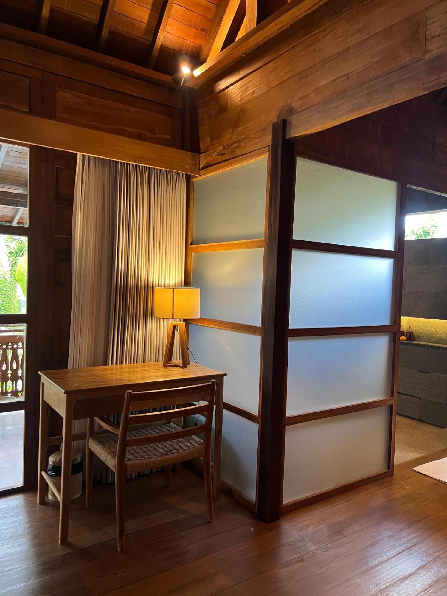Wooden One-Bedroom Villa Private Pool