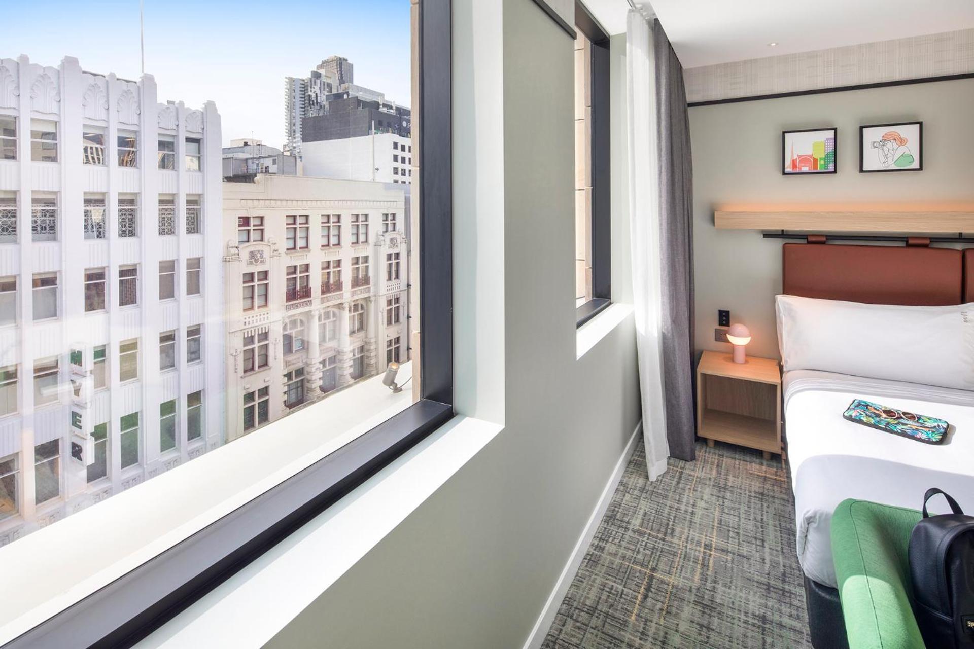 Premium King Room with City View