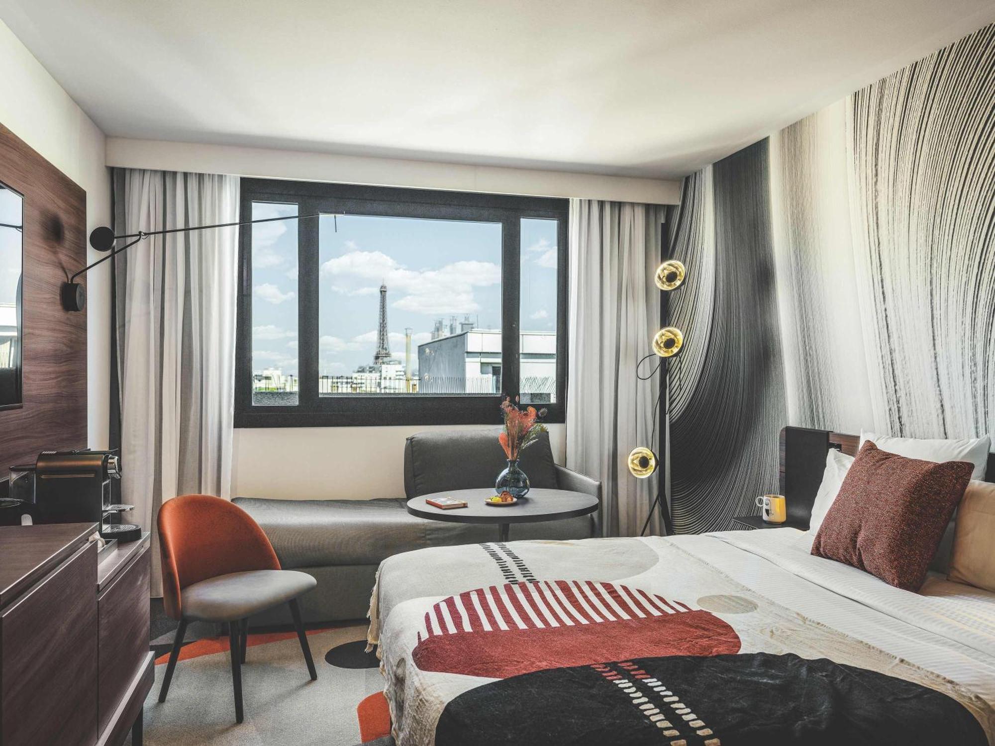 Executive Room with One Double Bed and One Single Sofa Bed, Eiffel Tower View