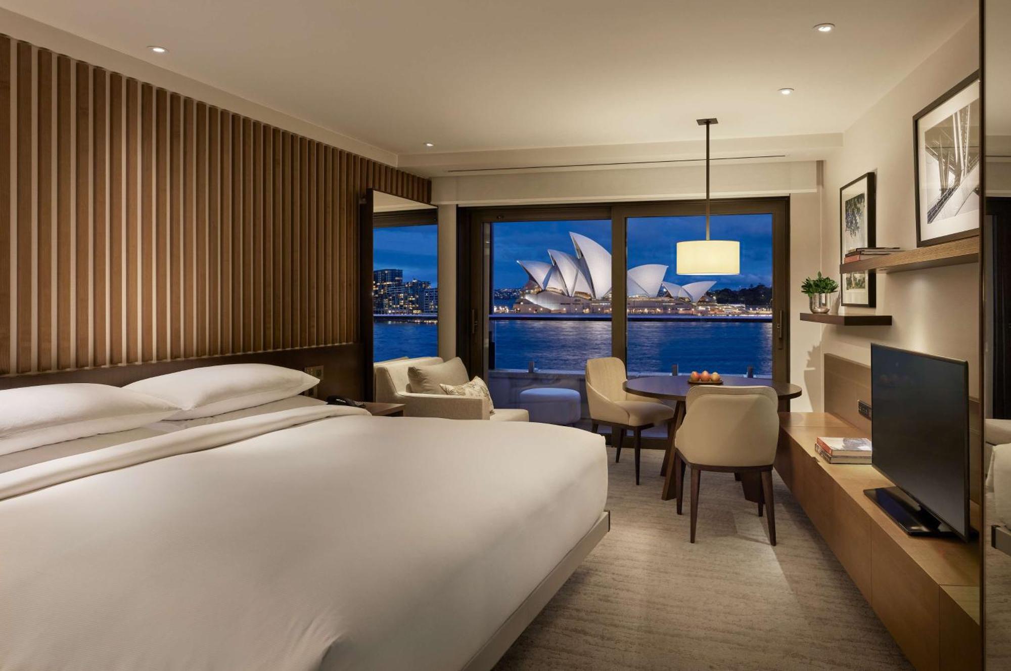 1 King Bed Opera View