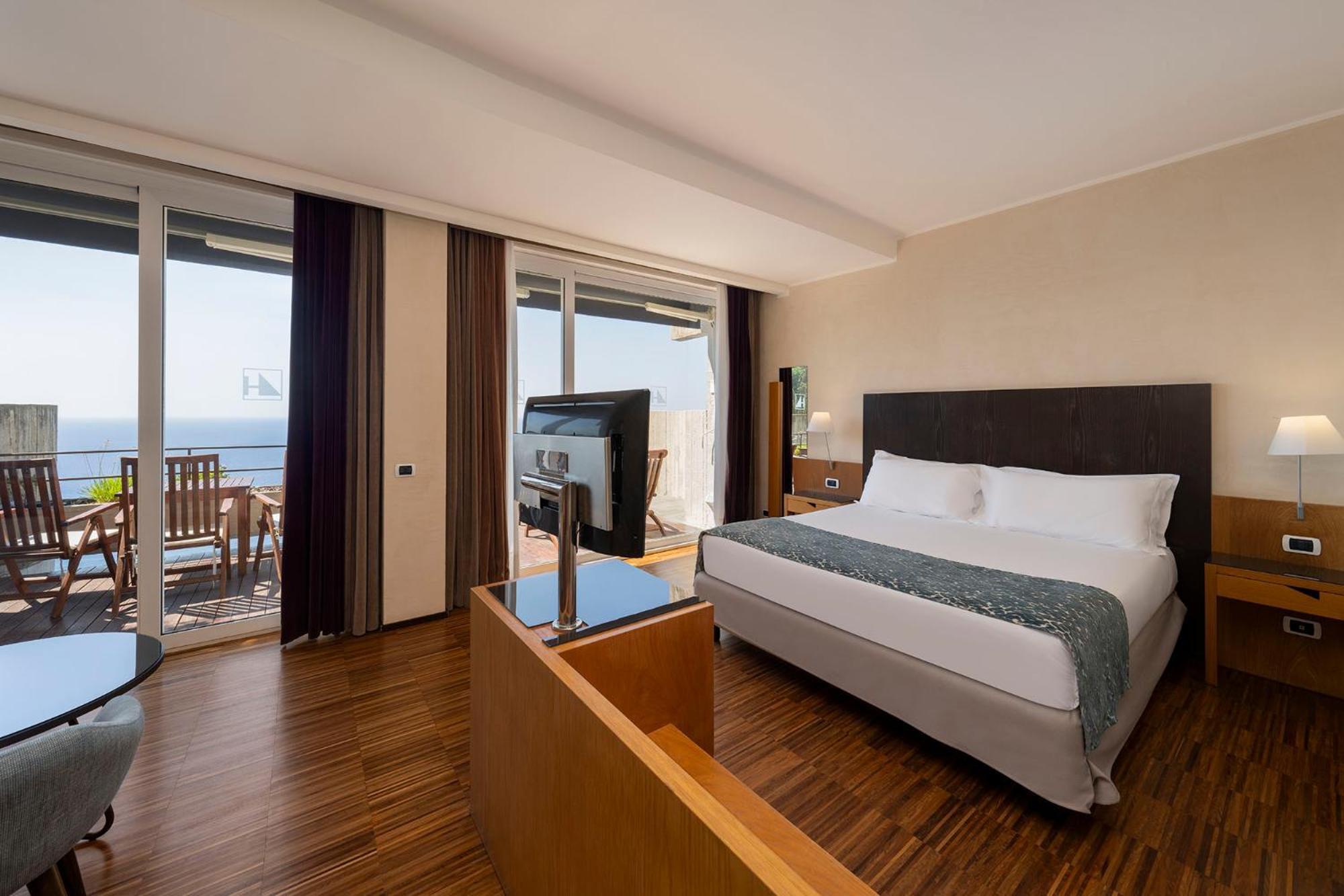 Junior Suite mit Terrasse und Premium-Meerblick