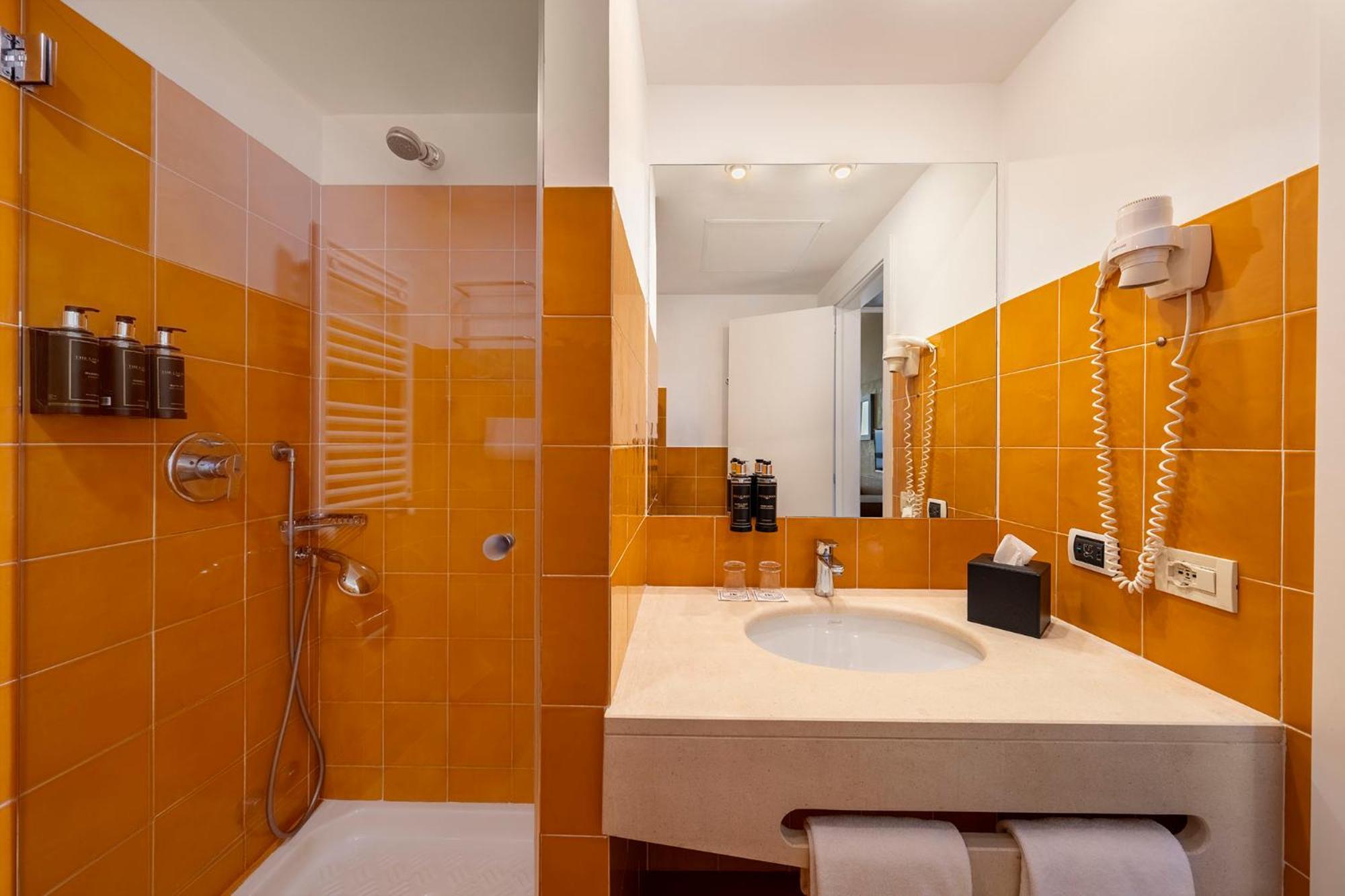 Doppel- oder Zweibettzimmer mit Premium-Meerblick