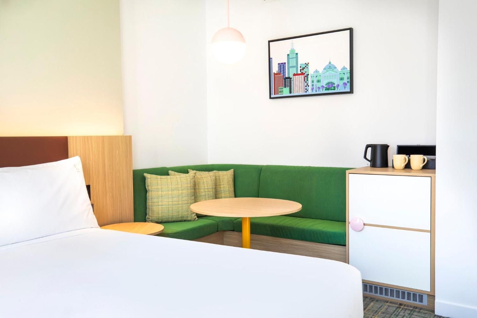 Corner King Room