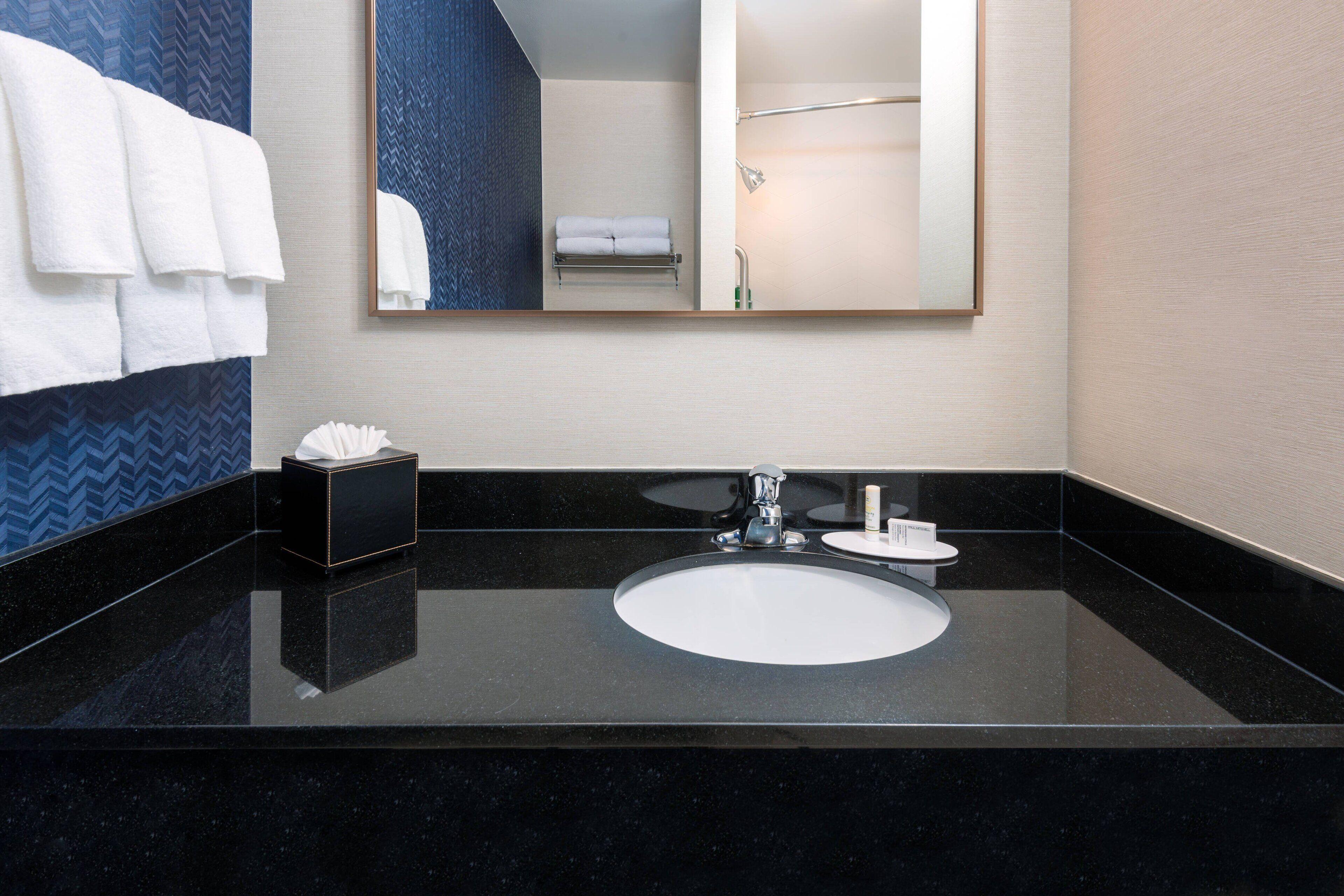 Deluxe King Room City View