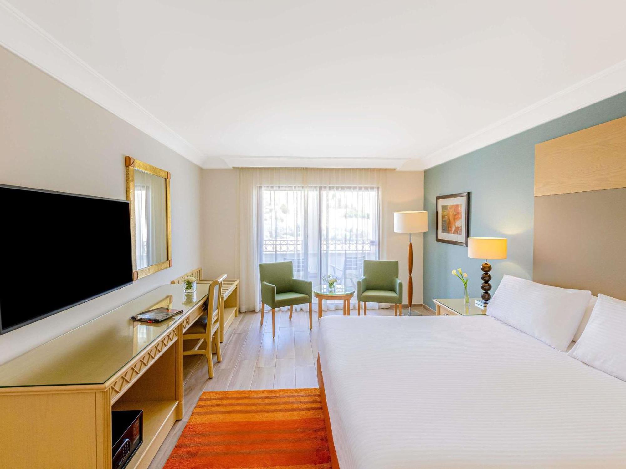 Superior King Room,1742629345:JPEG