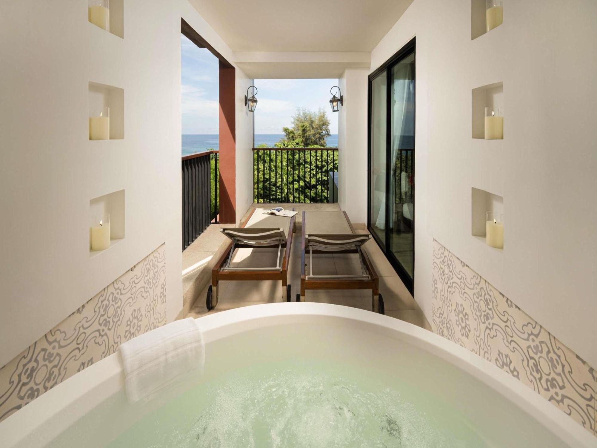 Suite Deluxe con Vasca Idromassaggio e Vista Mare
